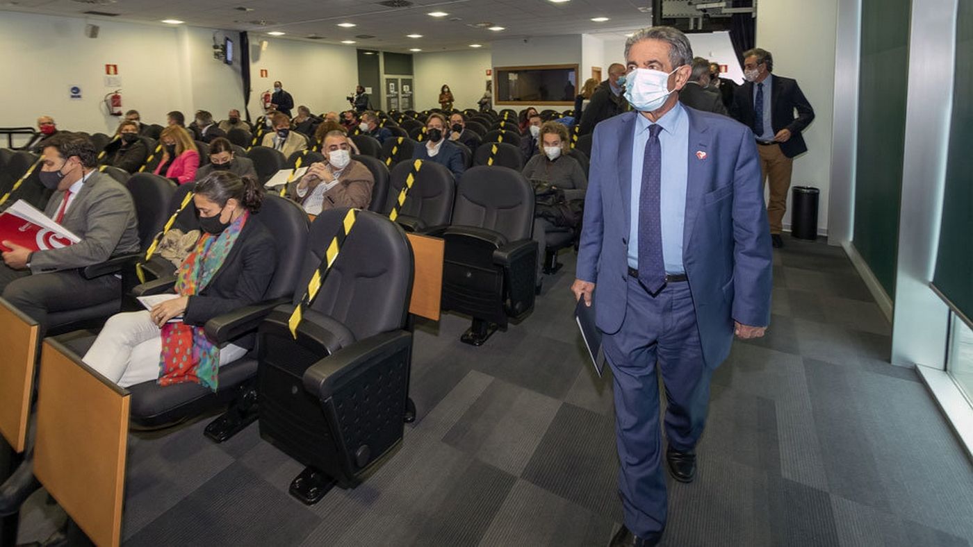 Miguel Ángel Revilla, días atrás en la reunión de la Alianza por la Industria