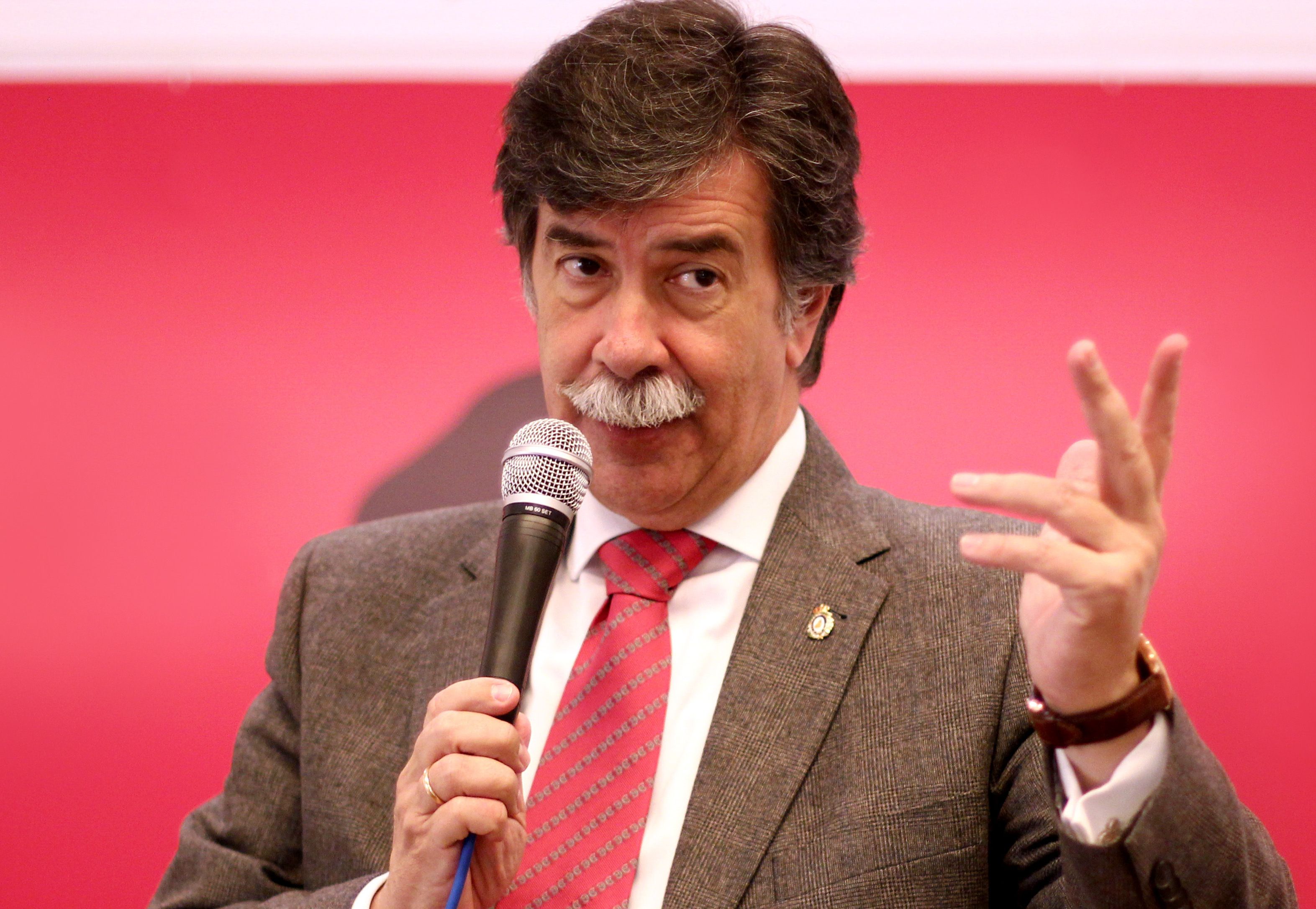 Javier Urra durante una de sus conferencias. FOTO: JAVIER URRA WEB. 