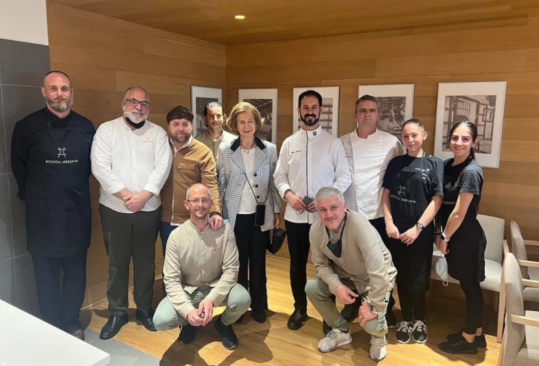 La Reina Sofía, en La Bodega Jerezana situada en Valdelagrana.