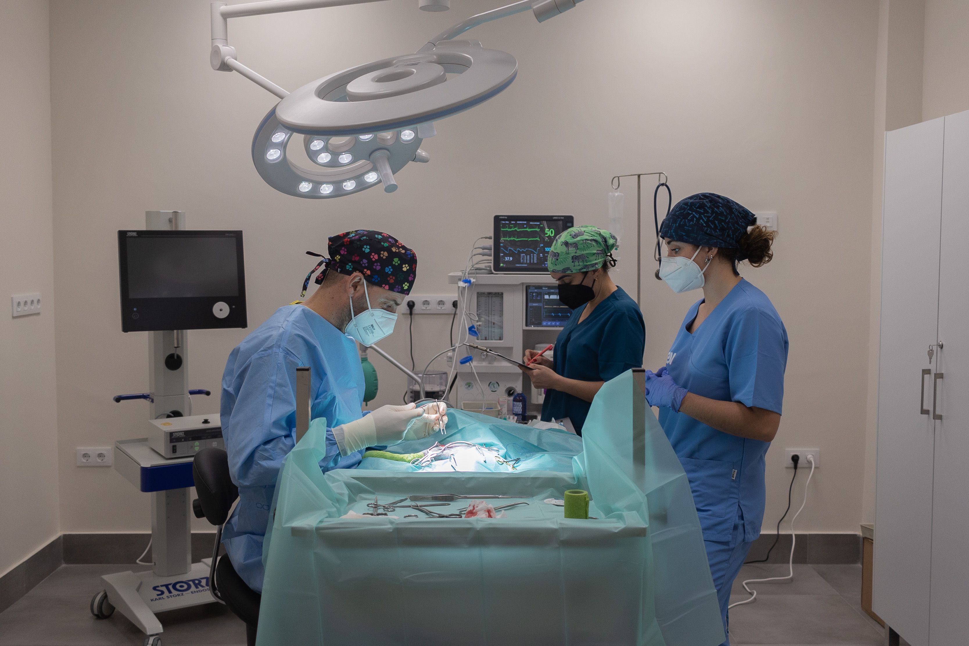 Primera cirugía en el centro.