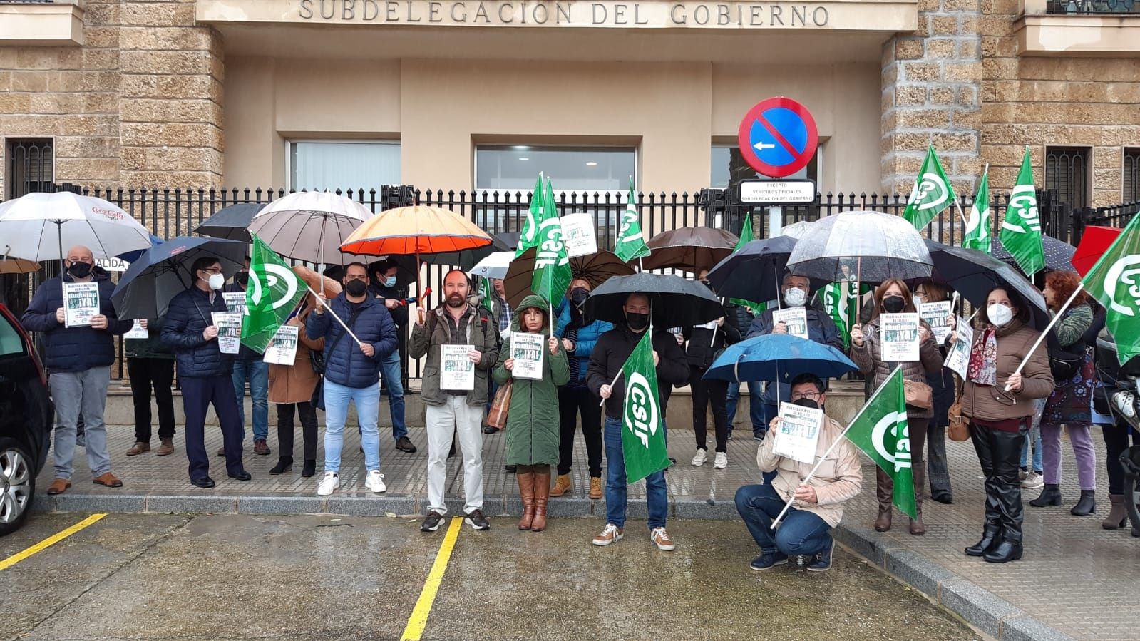 Protestas de los maestros de religión de Andalucía para denunciar una "situación discriminatoria". FOTO: CSIF. 