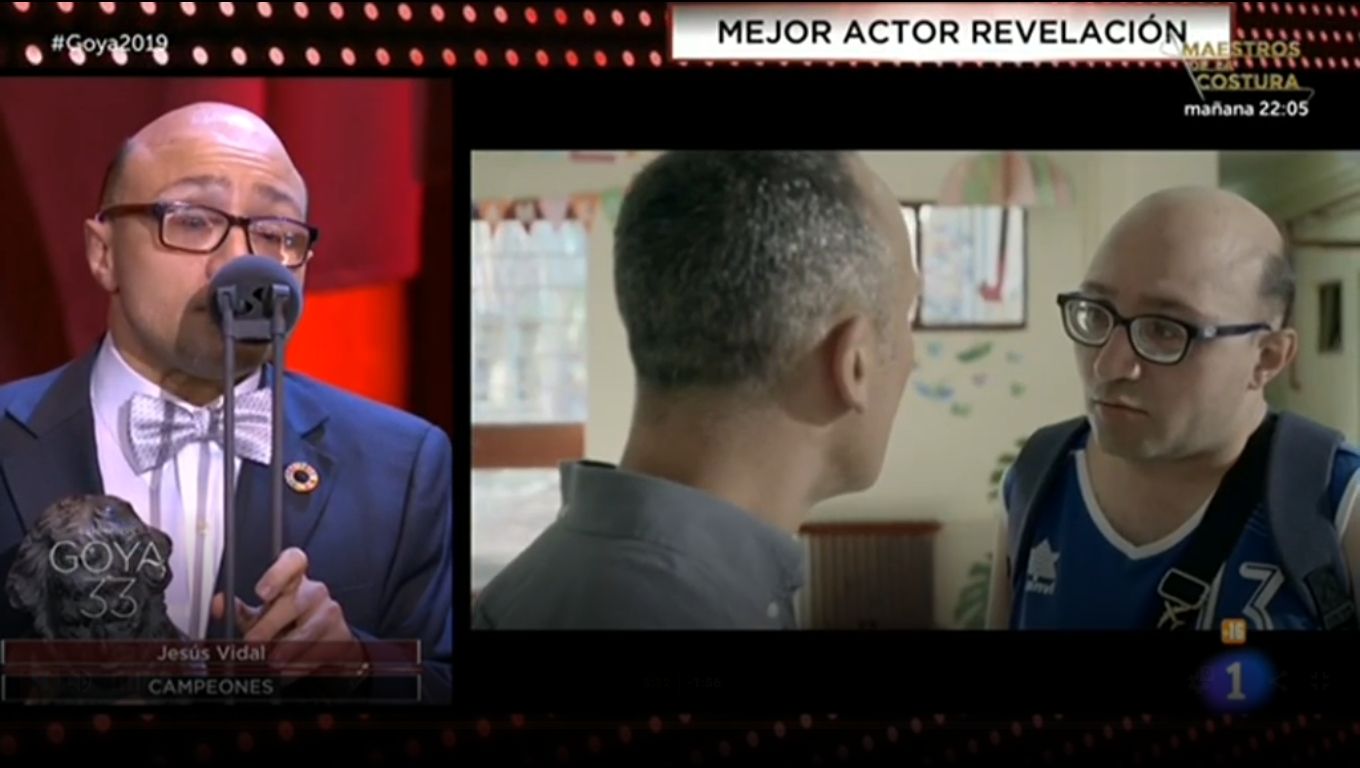 Jesús Vidal recogiendo el Goya. FOTO: RTVE.
