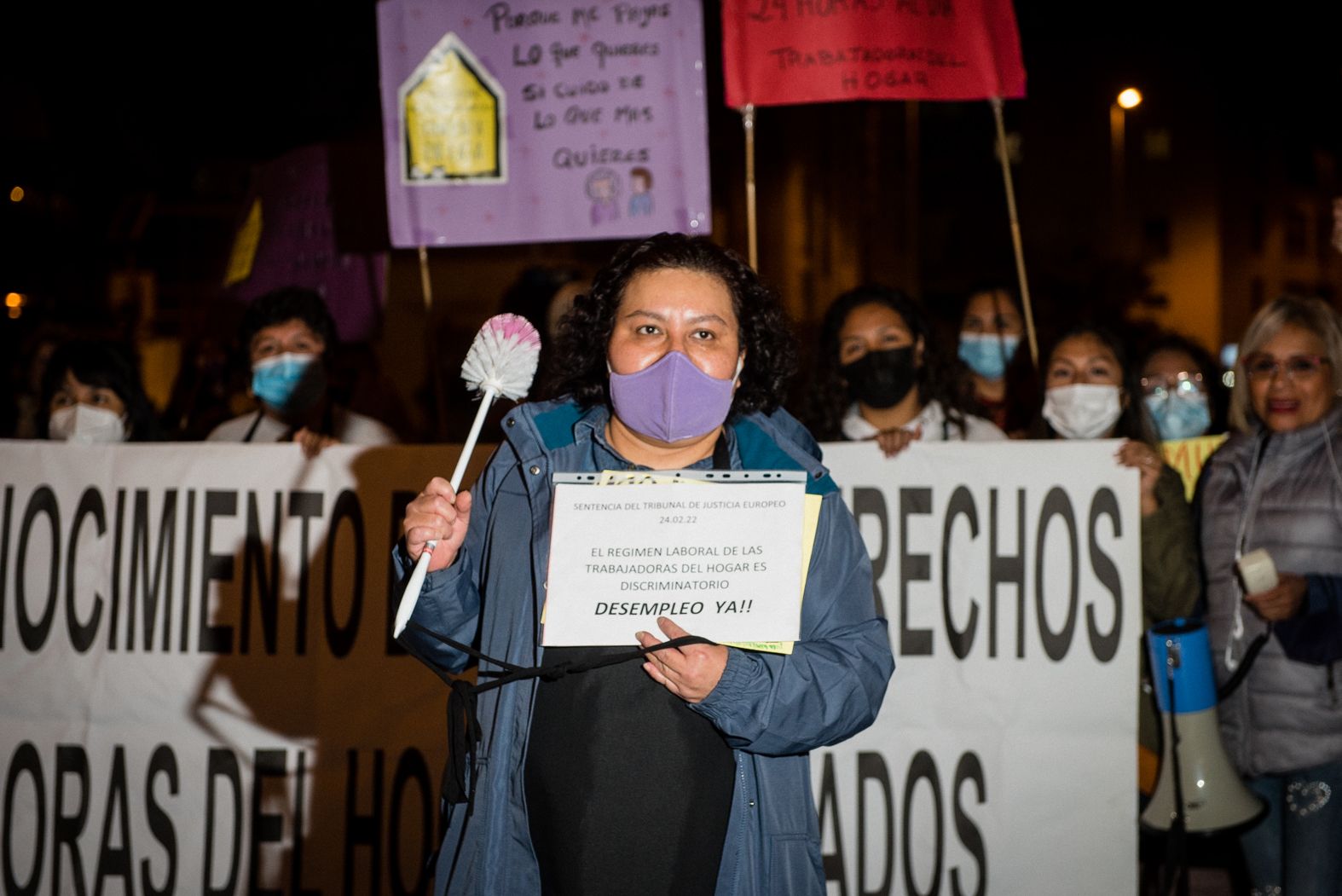 Jacqueline Amaya, portavoz de la Asociación de Trabajadoras y Trabajadores del Hogar de Sevilla, durante la manifestación del 8M de 2022.