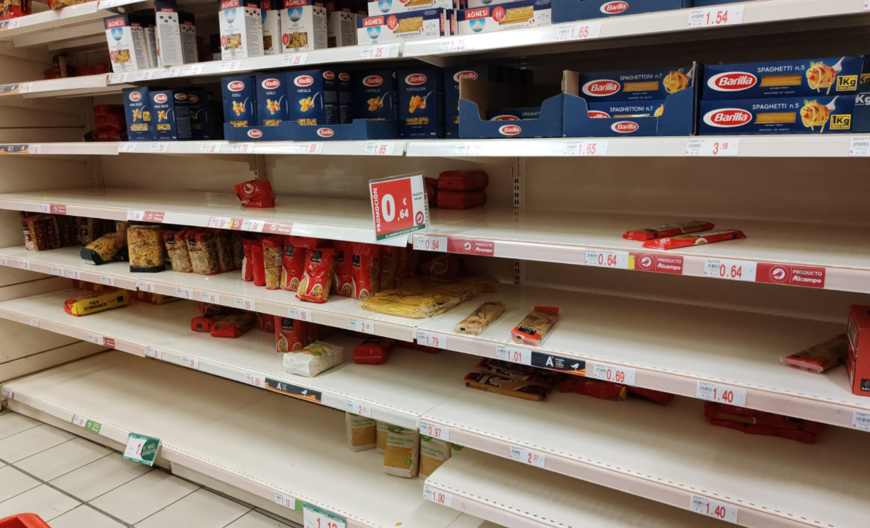 Los supermercados están notando la huelga del transporte. Las conservas pueden empezar a agotarse la semana que viene.