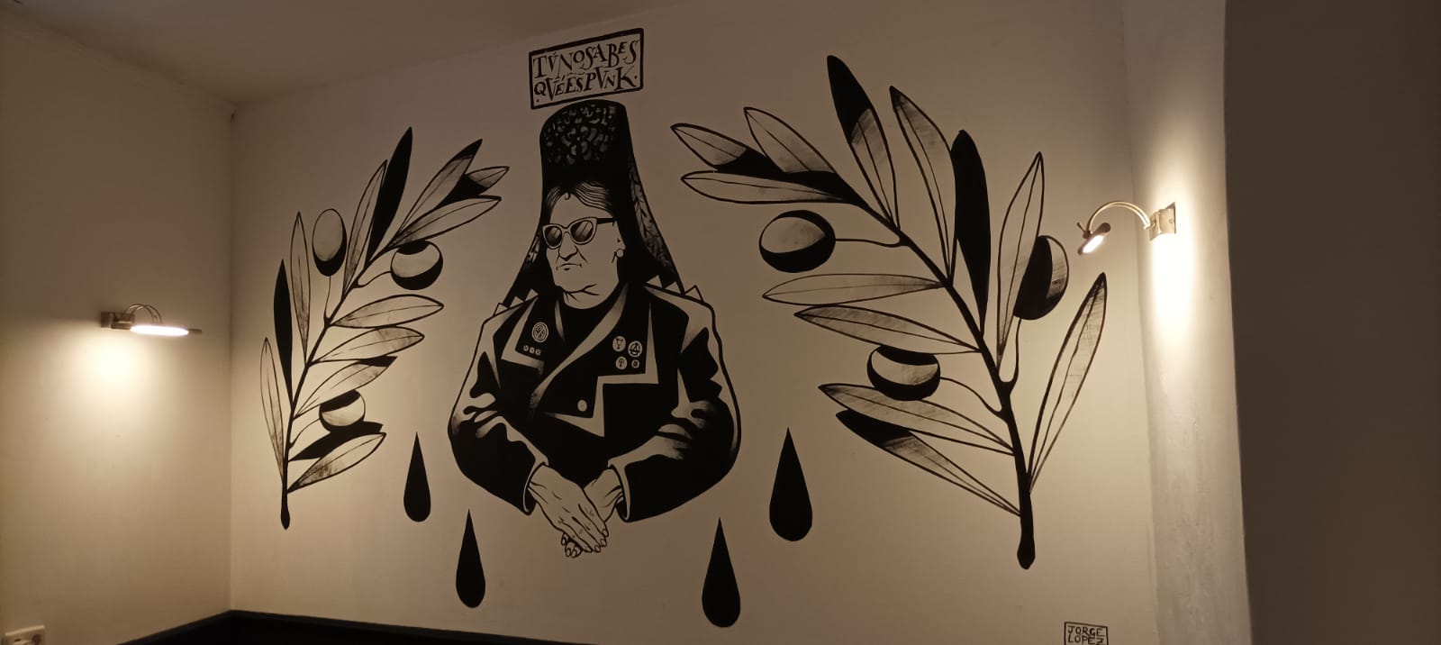 La pared del artista JLR, en el nuevo local de la calle Francos