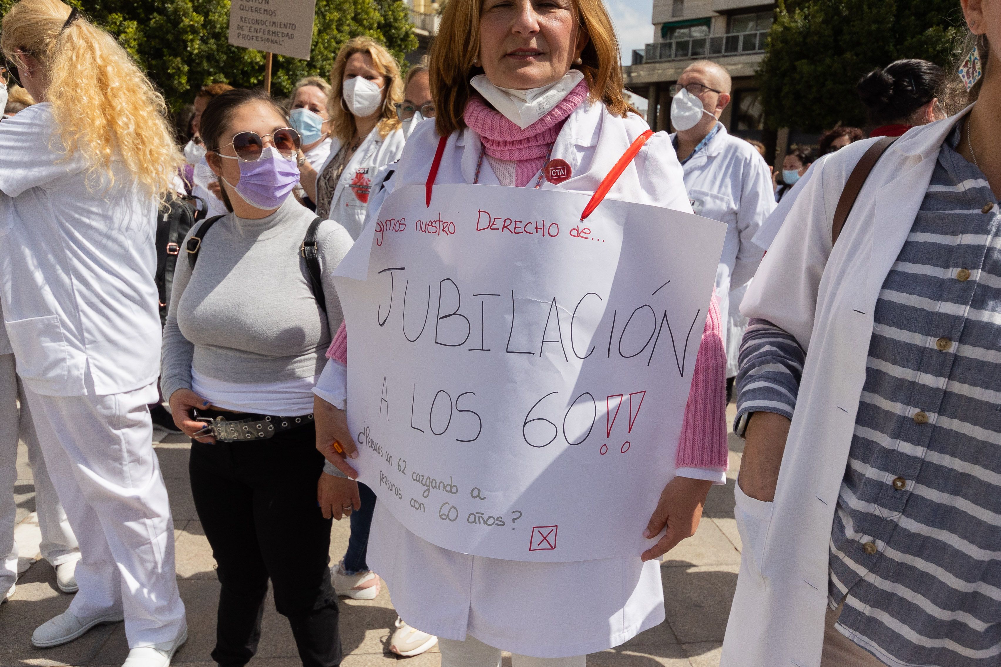 Una manifestación del servicio de ayuda a domicilio, harto de un "empleo precario y feminizado" que protesta en Andalucía.