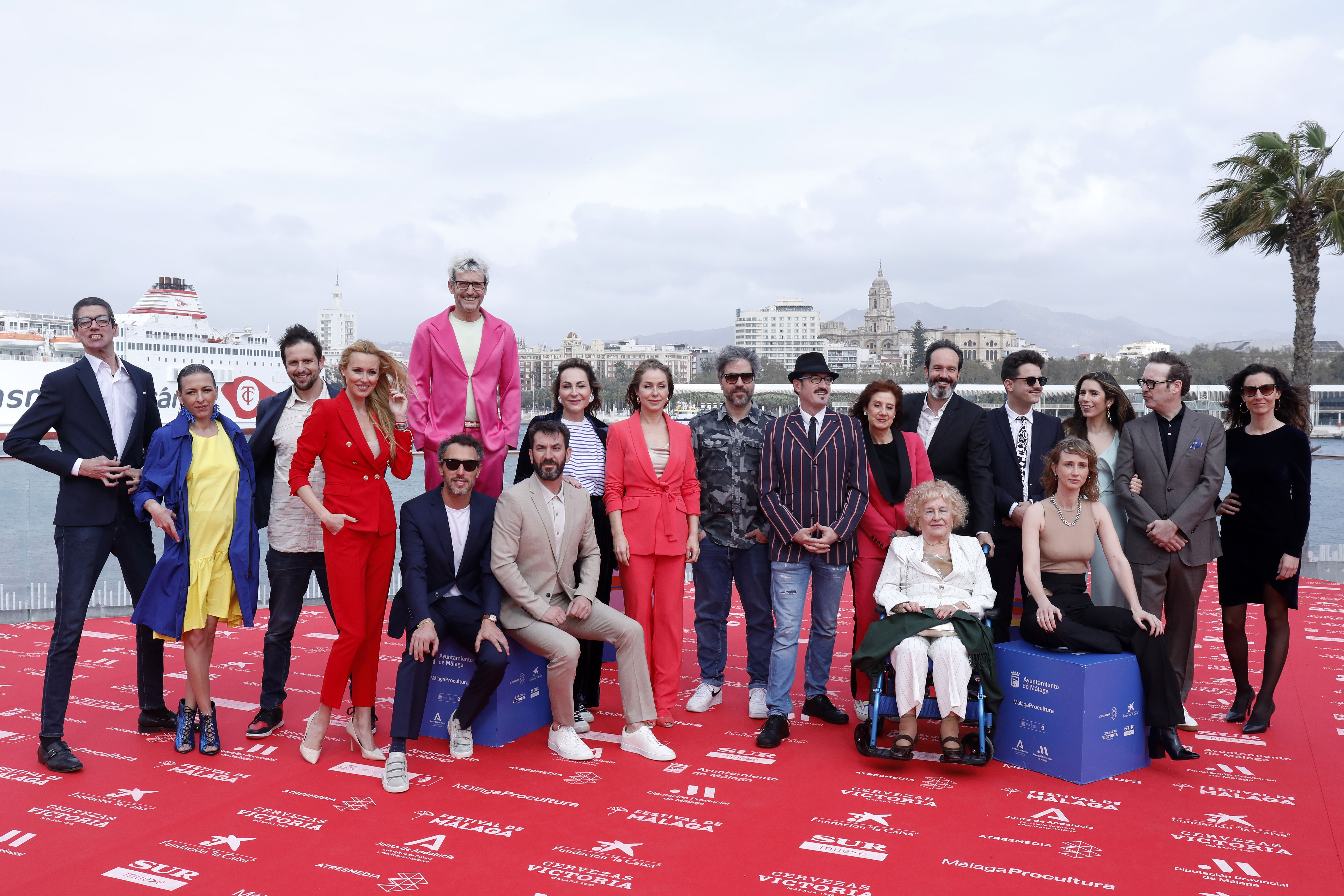 El equipo de 'Camera café', este pasado domingo en la alfombra roja del Festival de Málaga.