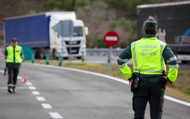 Un camionero es detenido por la Guardia Civil por quintuplicar la tasa de alcoholemia