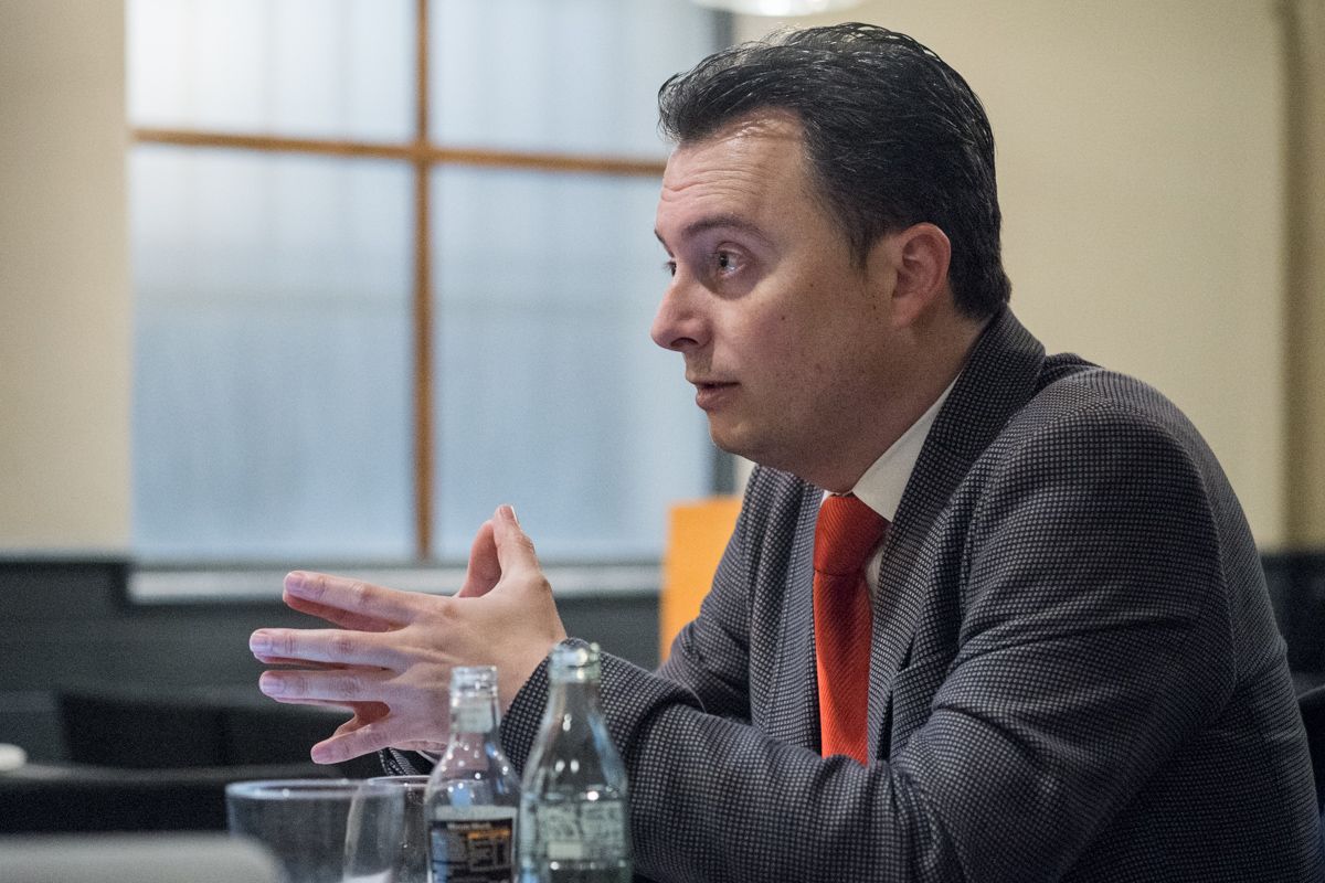 Santiago Galván, en un momento de una reciente entrevista con lavozdelsur.es / FOTO: MANU GARCÍA.