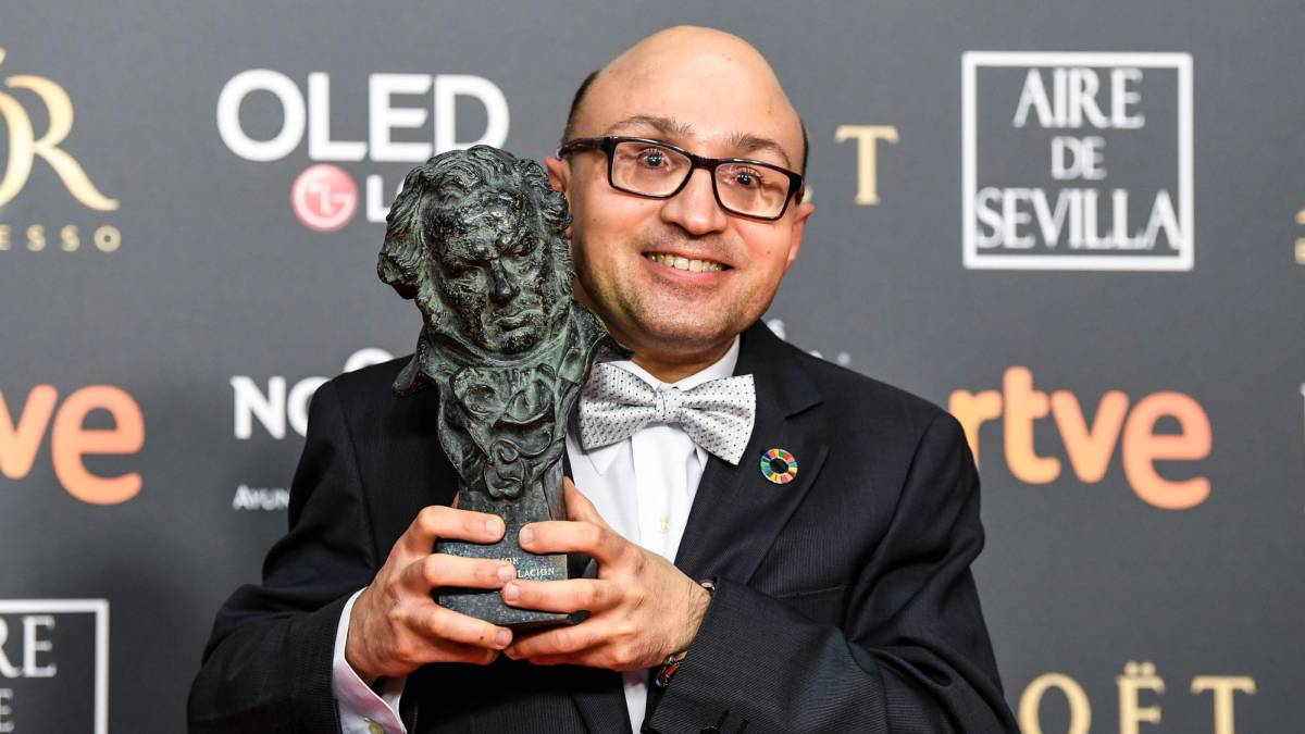 El actor Jesús Vidal tras recoger su estatuilla. 