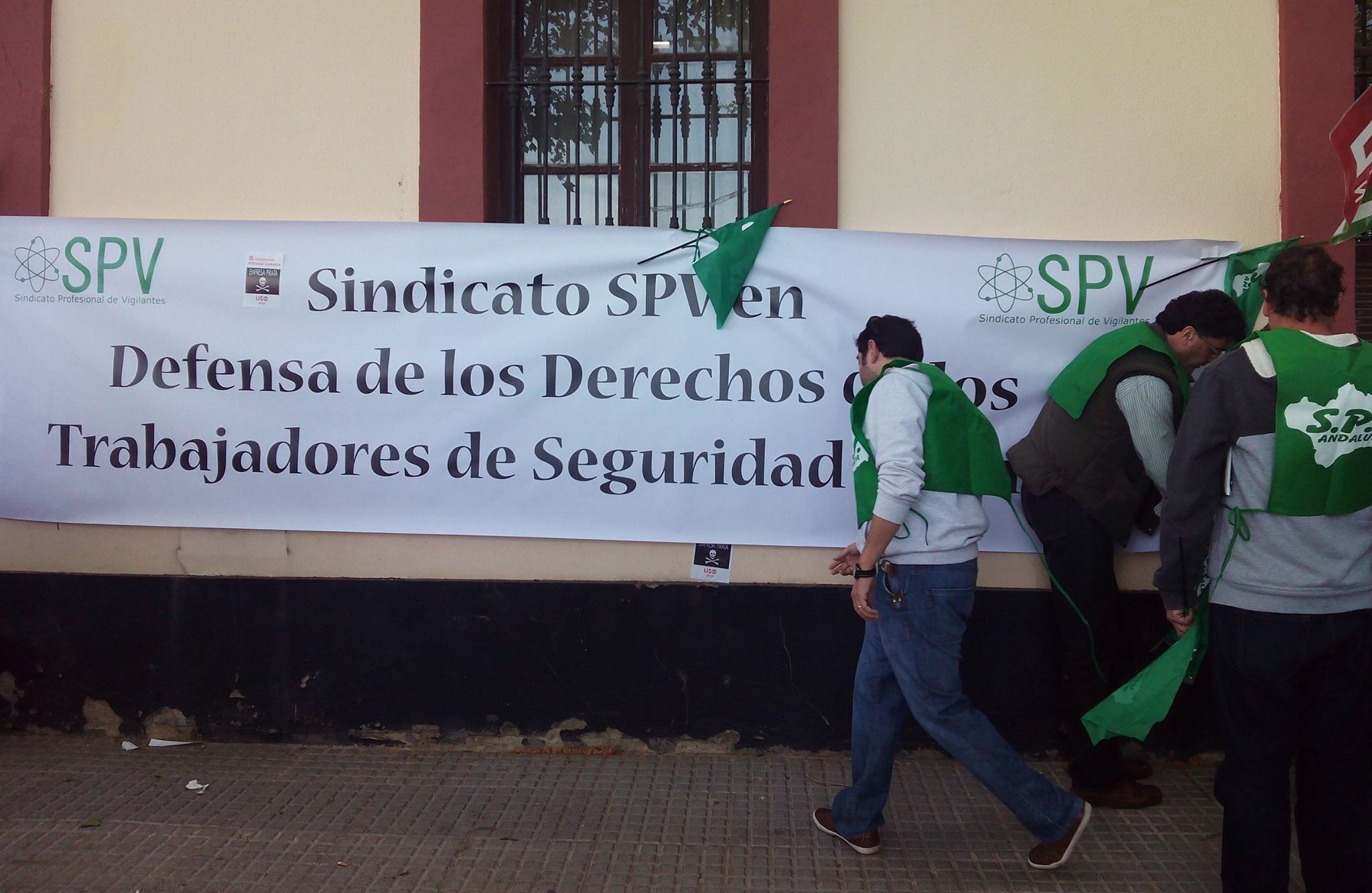 Protesta de SPV en apoyo a los vigilantes de seguridad.