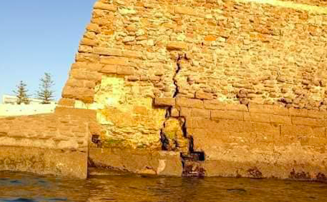 La muralla del castillo de Santa Catalina será una de las primeras zonas reparadas en Cádiz. La muralla del castillo de Santa Catalina será una de las primeras zonas reparadas en Cádiz.