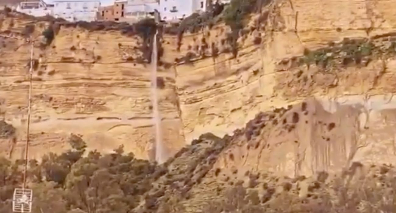 Espectacular cascada en la peña de Arcos.