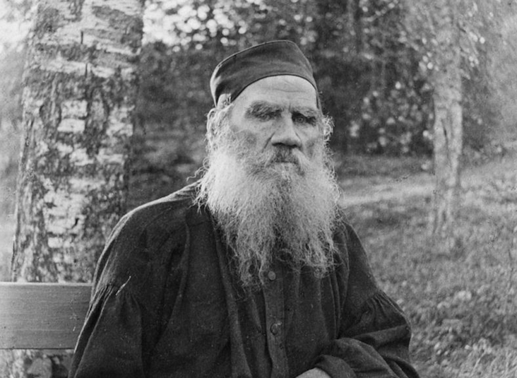 Un retrato del escritor León Tolstói. 
