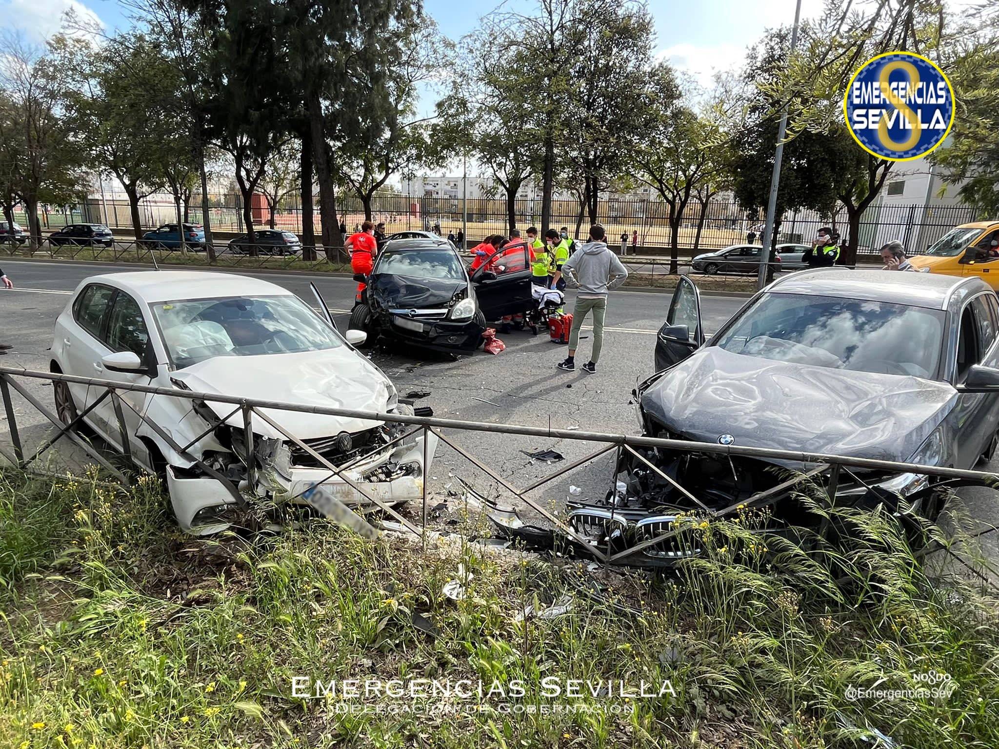 Los tres vehículos implicados en el accidente de tráfico.