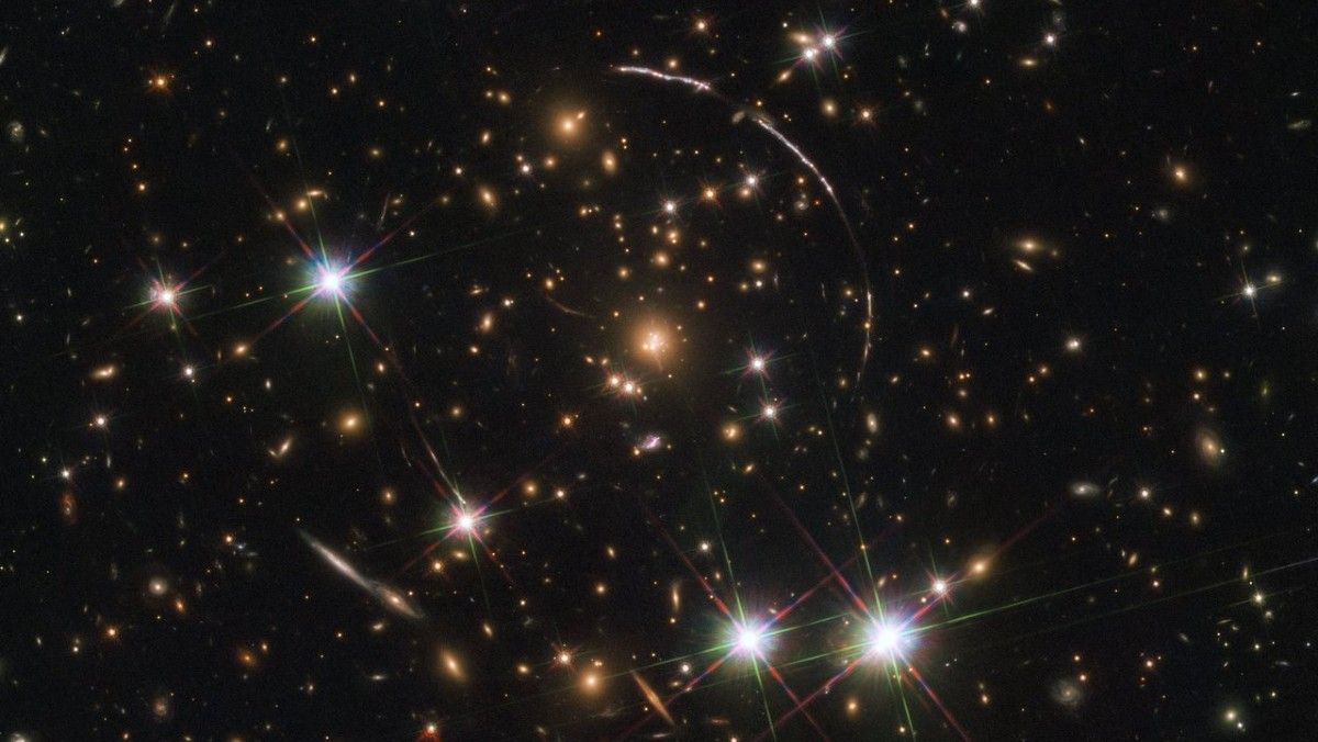 La NASA descubre Earendel, la estrella más lejana jamás observada.   NASA