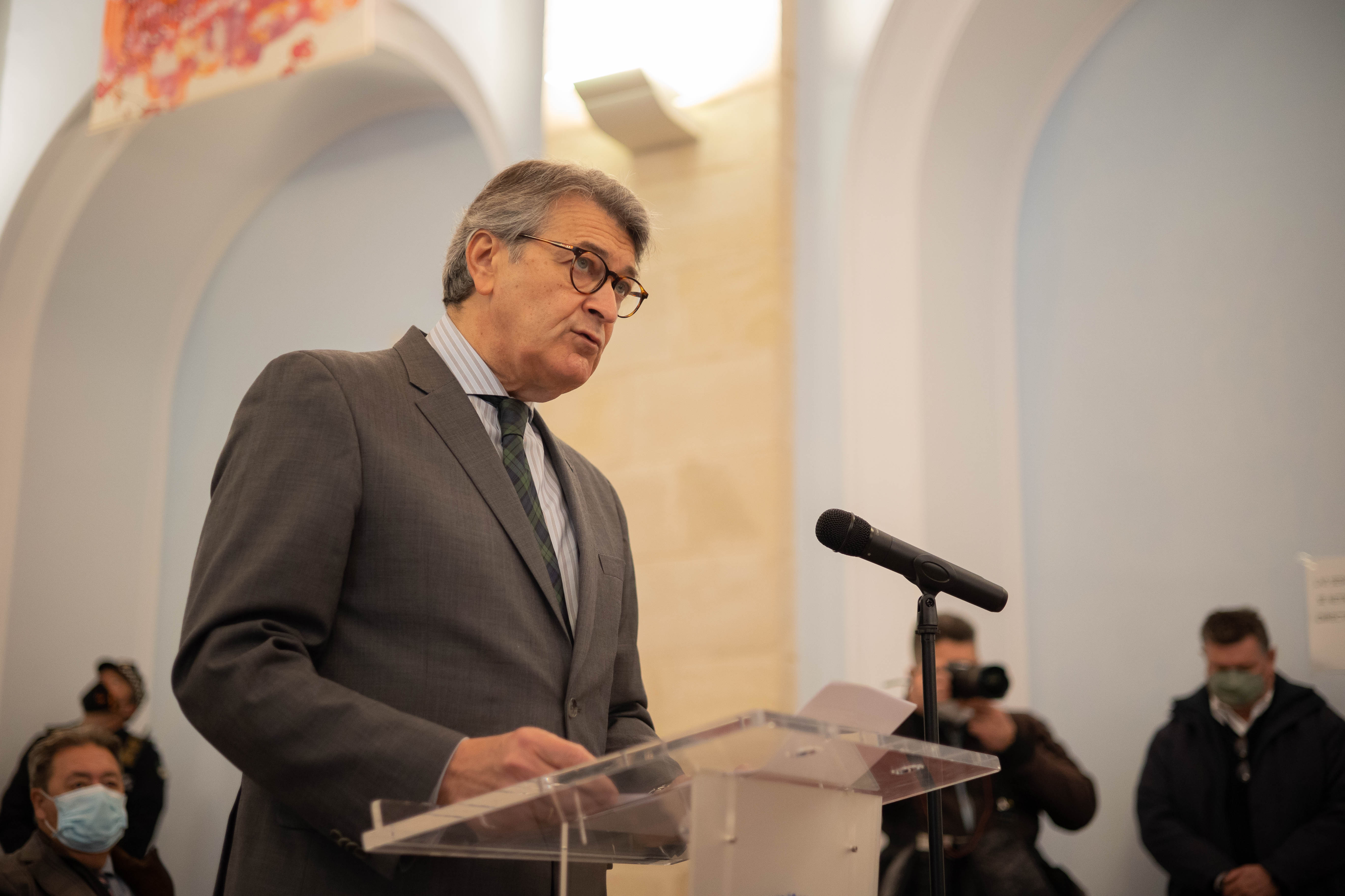 César Saldaña, presidente del Consejo Regulador del vino de Jerez, el pasado jueves en el pleno municipal de marzo.