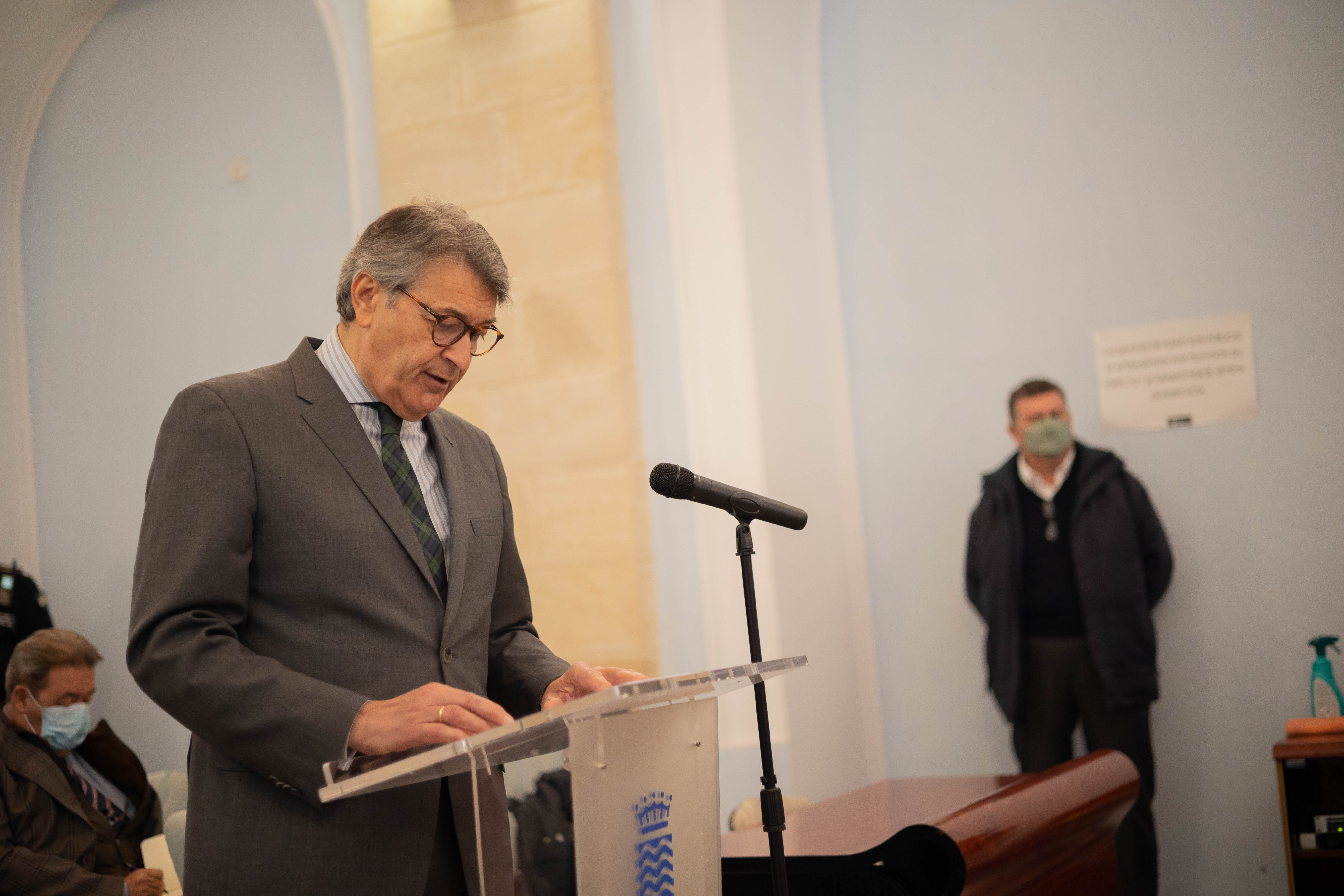 César Saldaña, uno de los ponente de las jornadas, durante una intervención en un pleno del Ayuntamiento de Jerez.