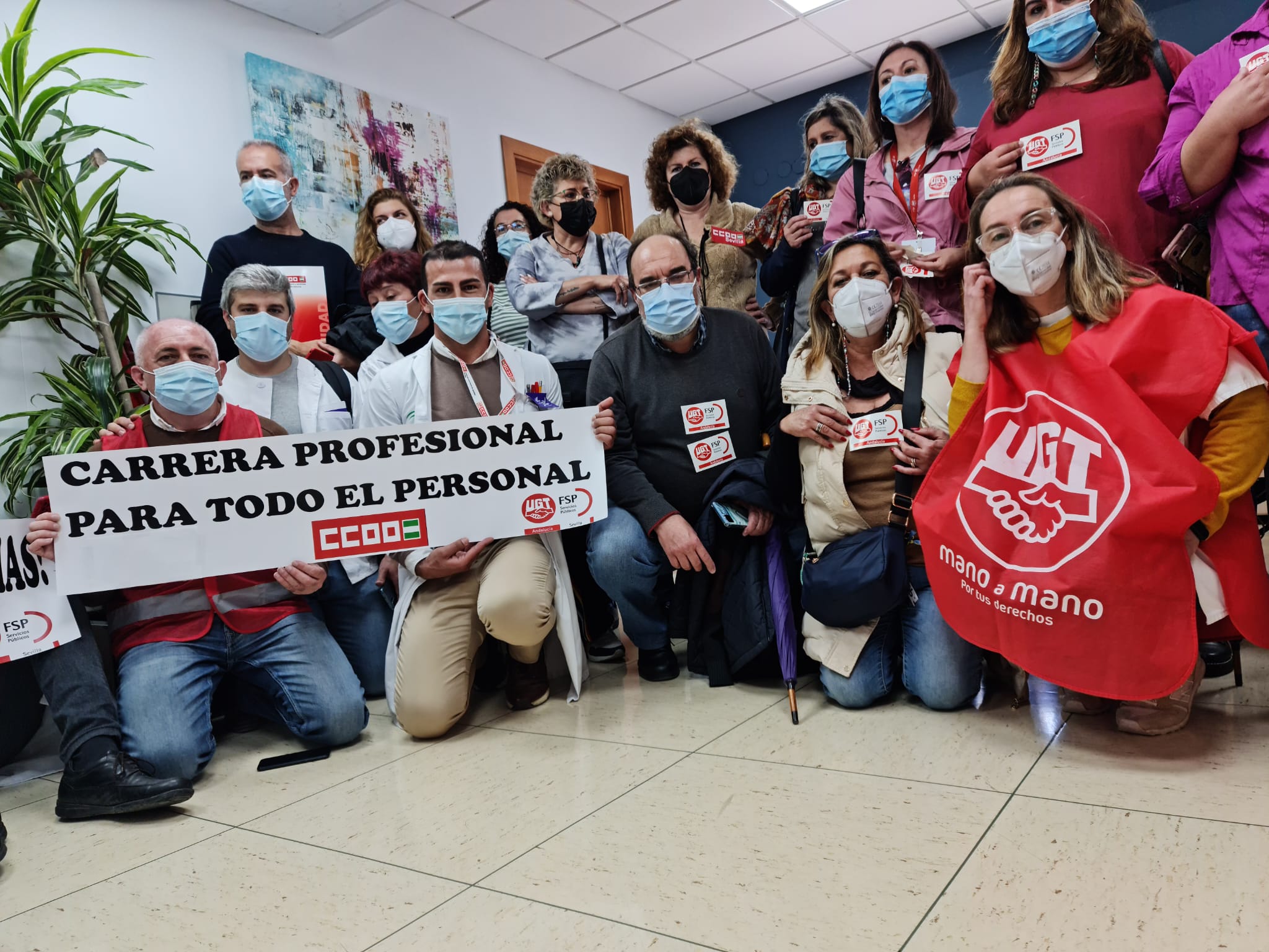 Encierro en el Hospital Virgen Macarena por el "desprecio" del SAS a los sanitarios