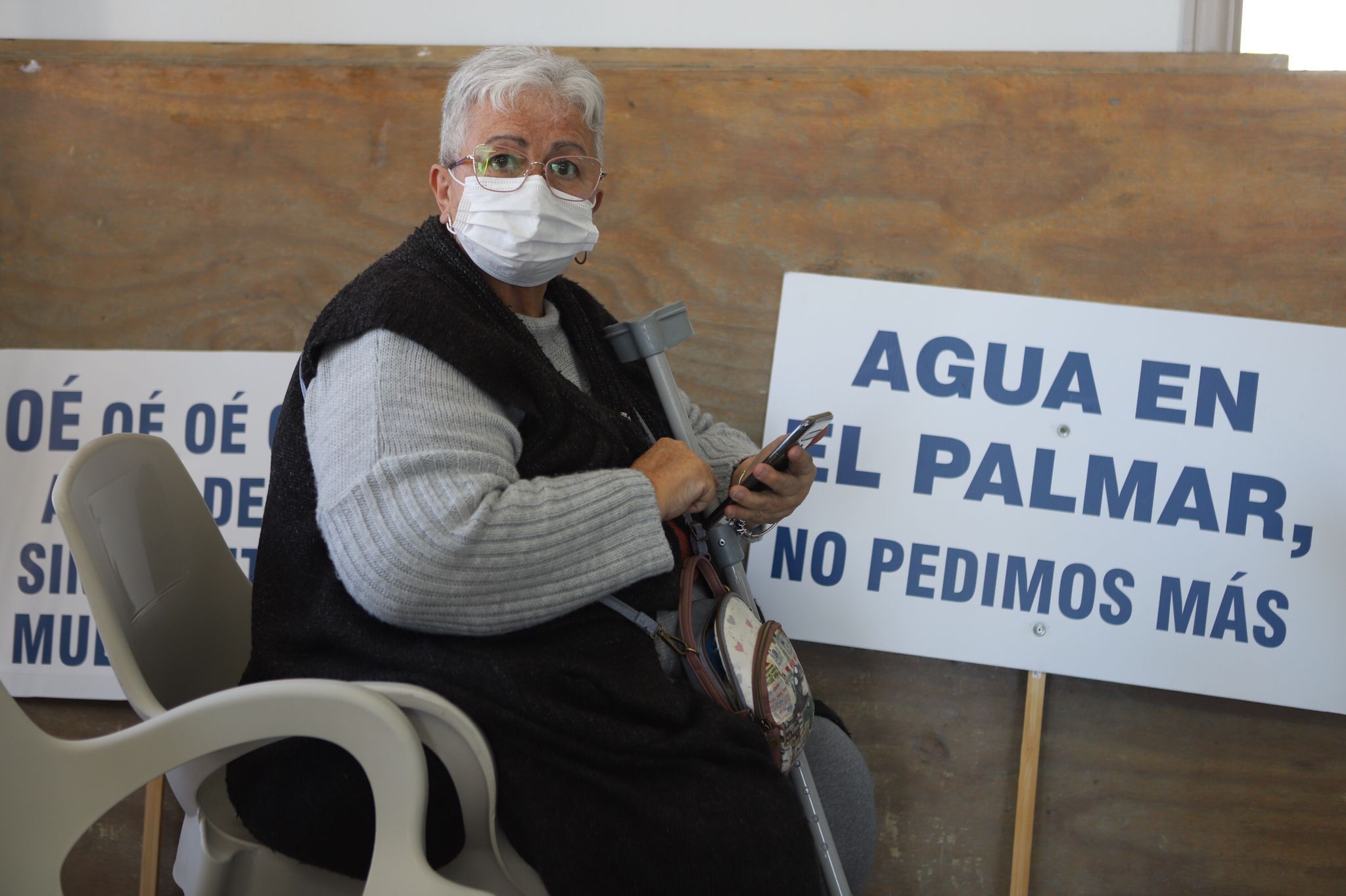 Una vecina de El Palmar, en la reunión mantenida el viernes para abordar el problema.