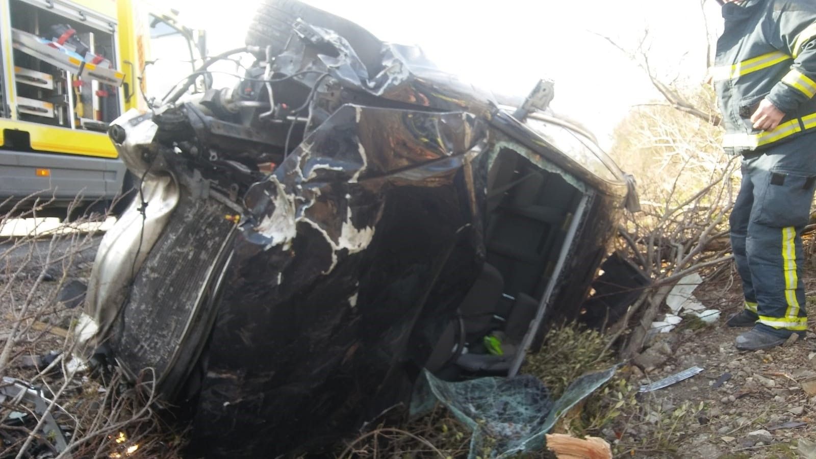 Estado en el que quedó el vehículo siniestrado. FOTO: BOMBEROS