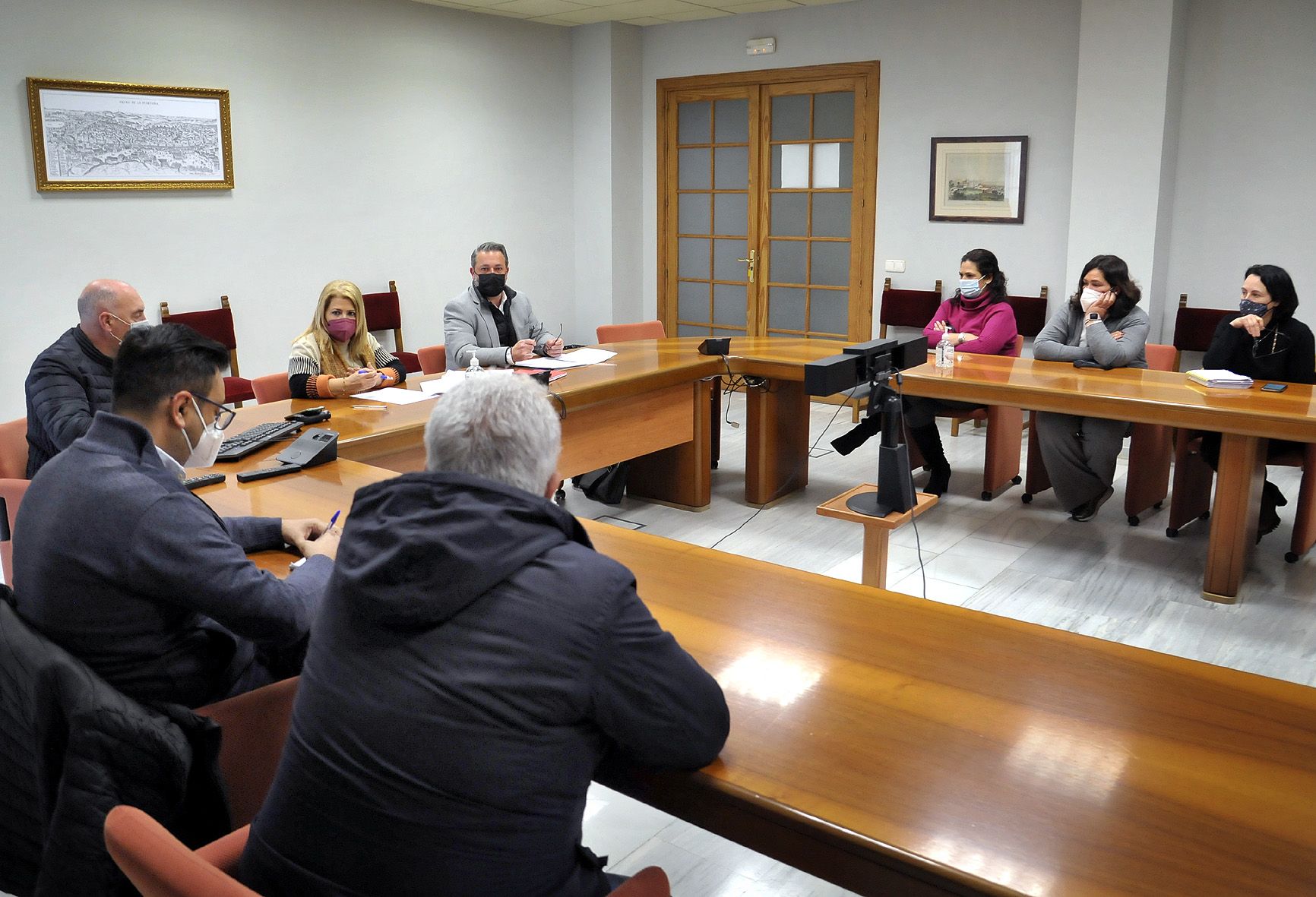Reunión entre la alcaldesa de Jerez y los hosteleros de la ciudad. FOTO: Ayuntamiento de Jerez