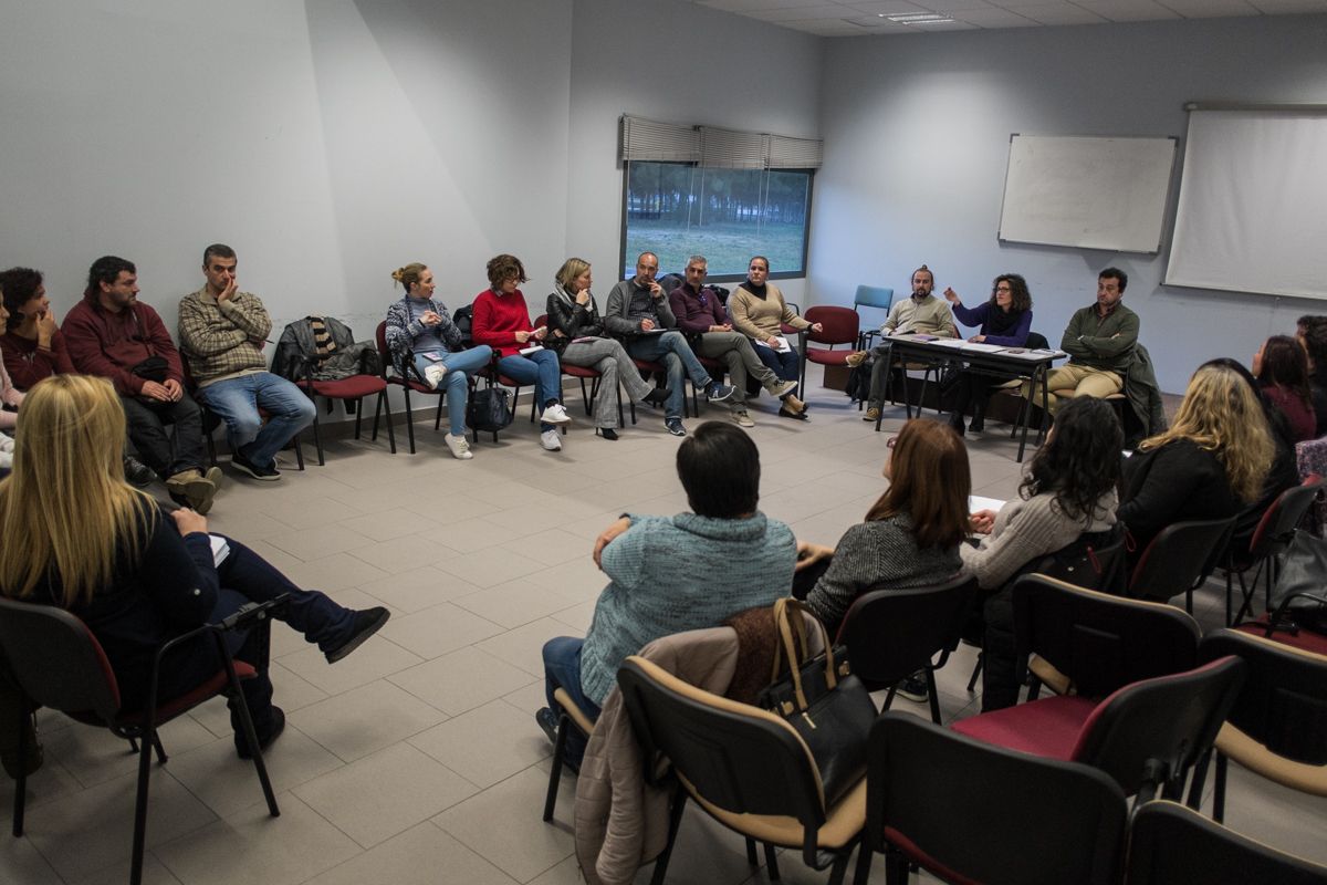 Un momento de la reunión celebrada en el Centro Social Blas Infante. FOTO: MANU GARCÍA