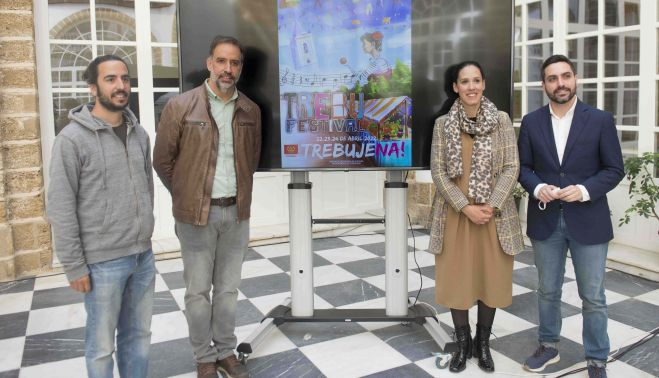 José Núñez, Ramón Galán, Ana Luisa Robredo y Antonio González Mellado, junto al cartel del Trebufestival