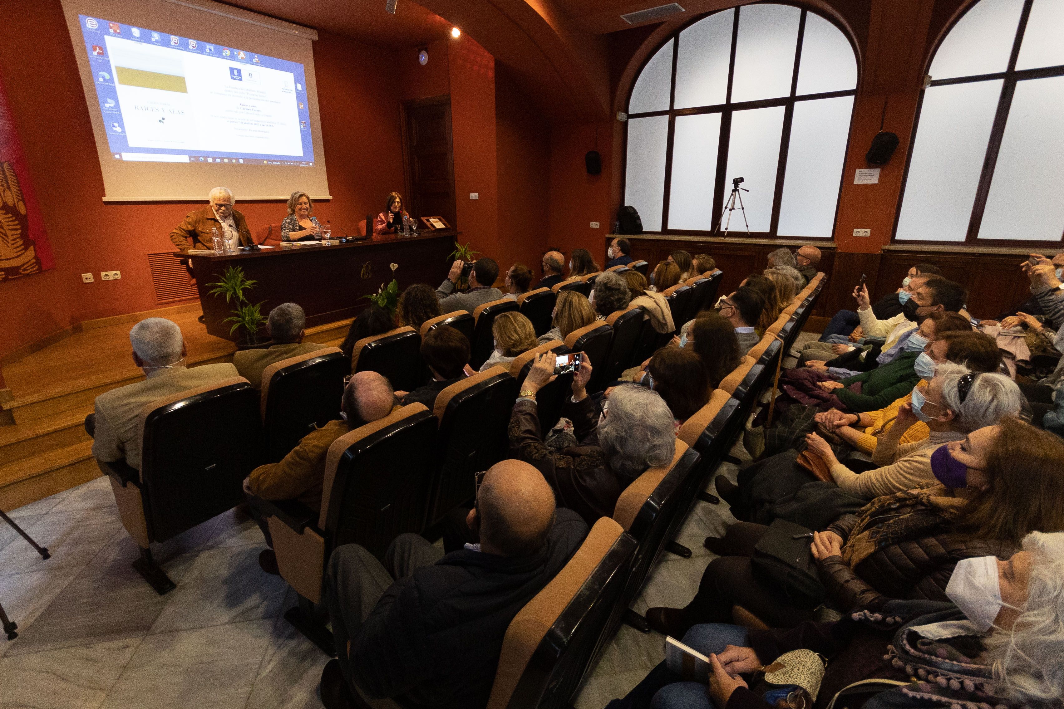 Imagen retrospectiva de un acto en la sede de la Fundación Caballero Bonald.