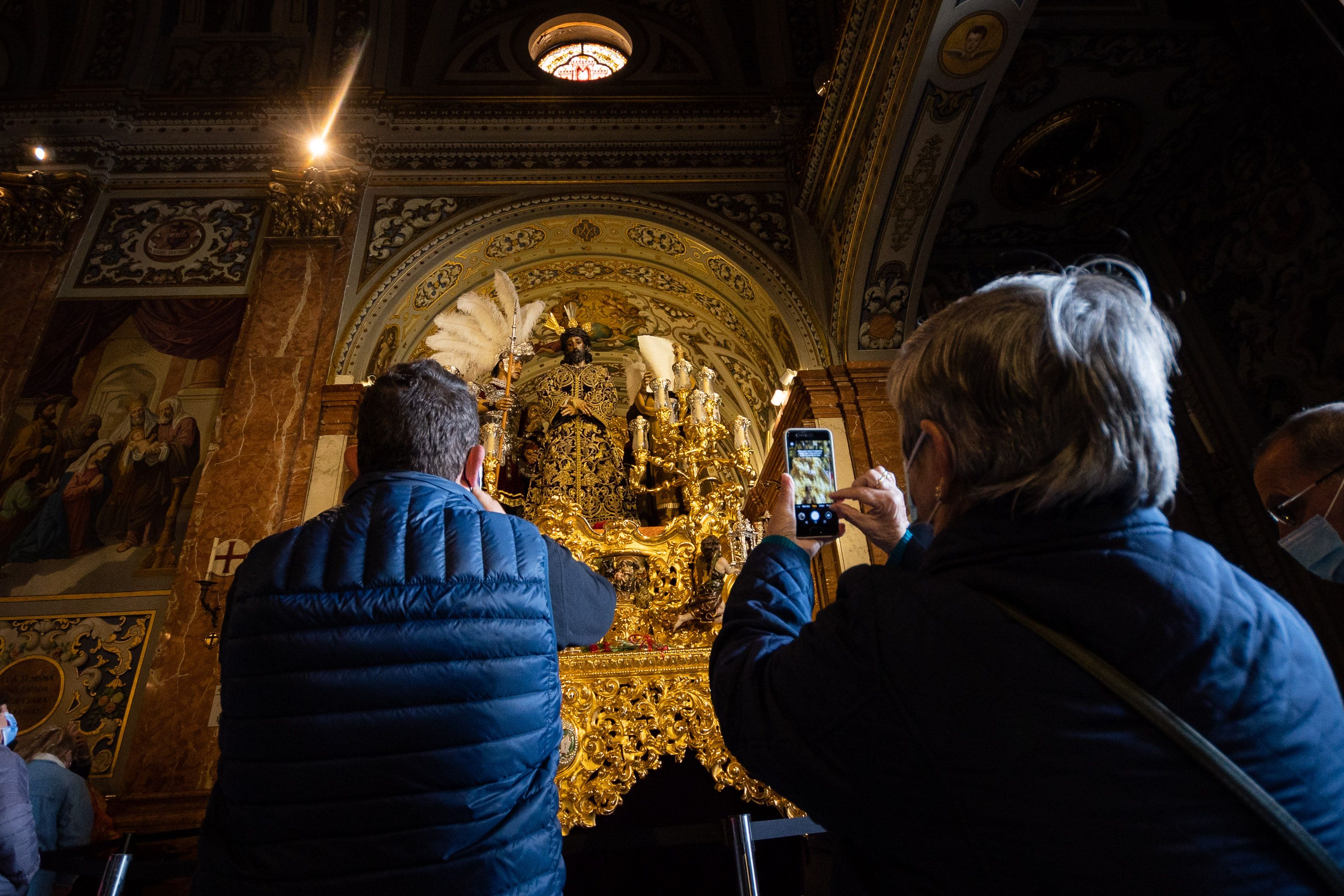 El misterio de la Hermandad de la Macarena de Sevilla, en una Semana Santa.