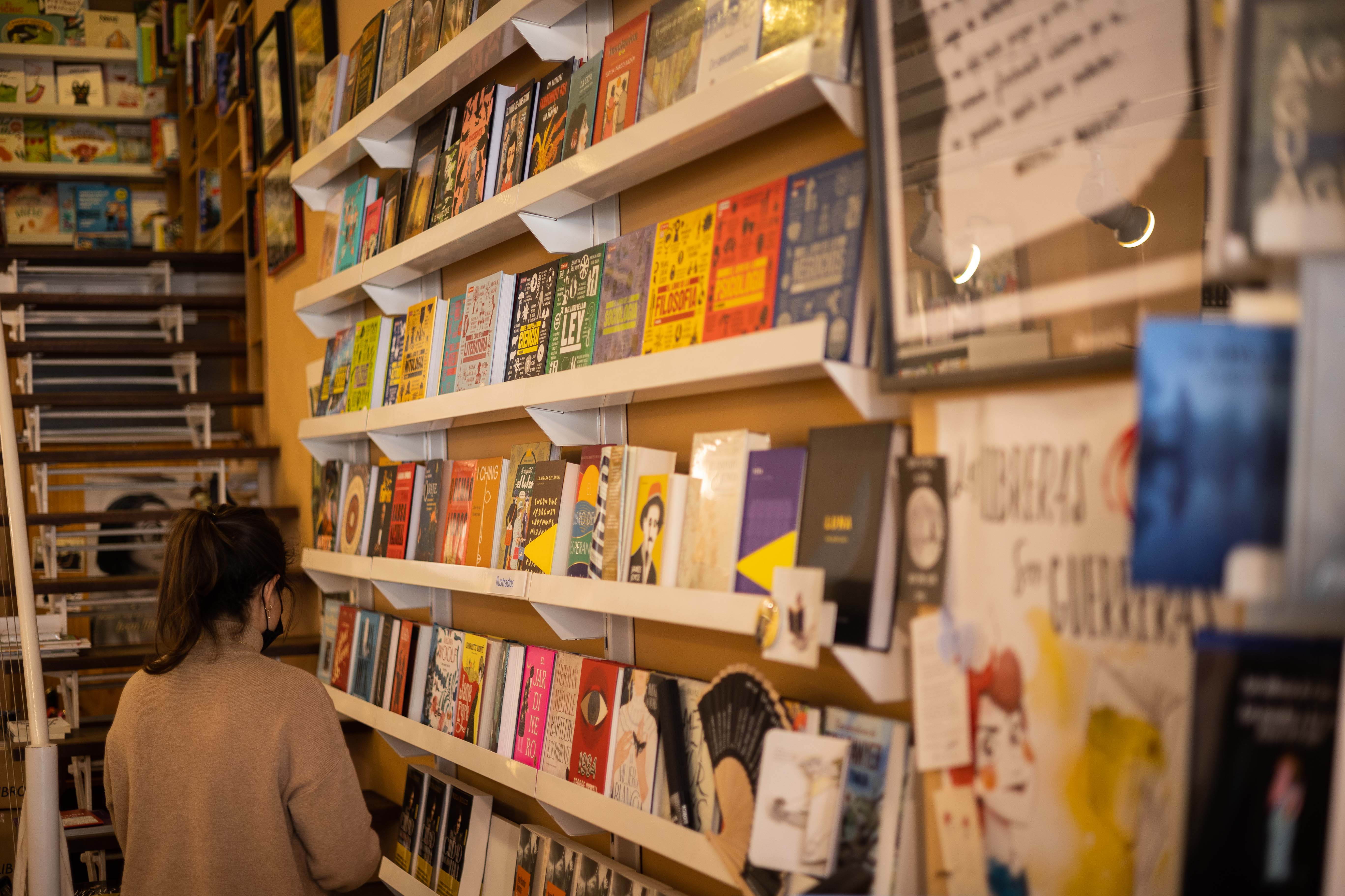 LIBRERIA EL GUSANITO LECTOR CALLE FERIA 6