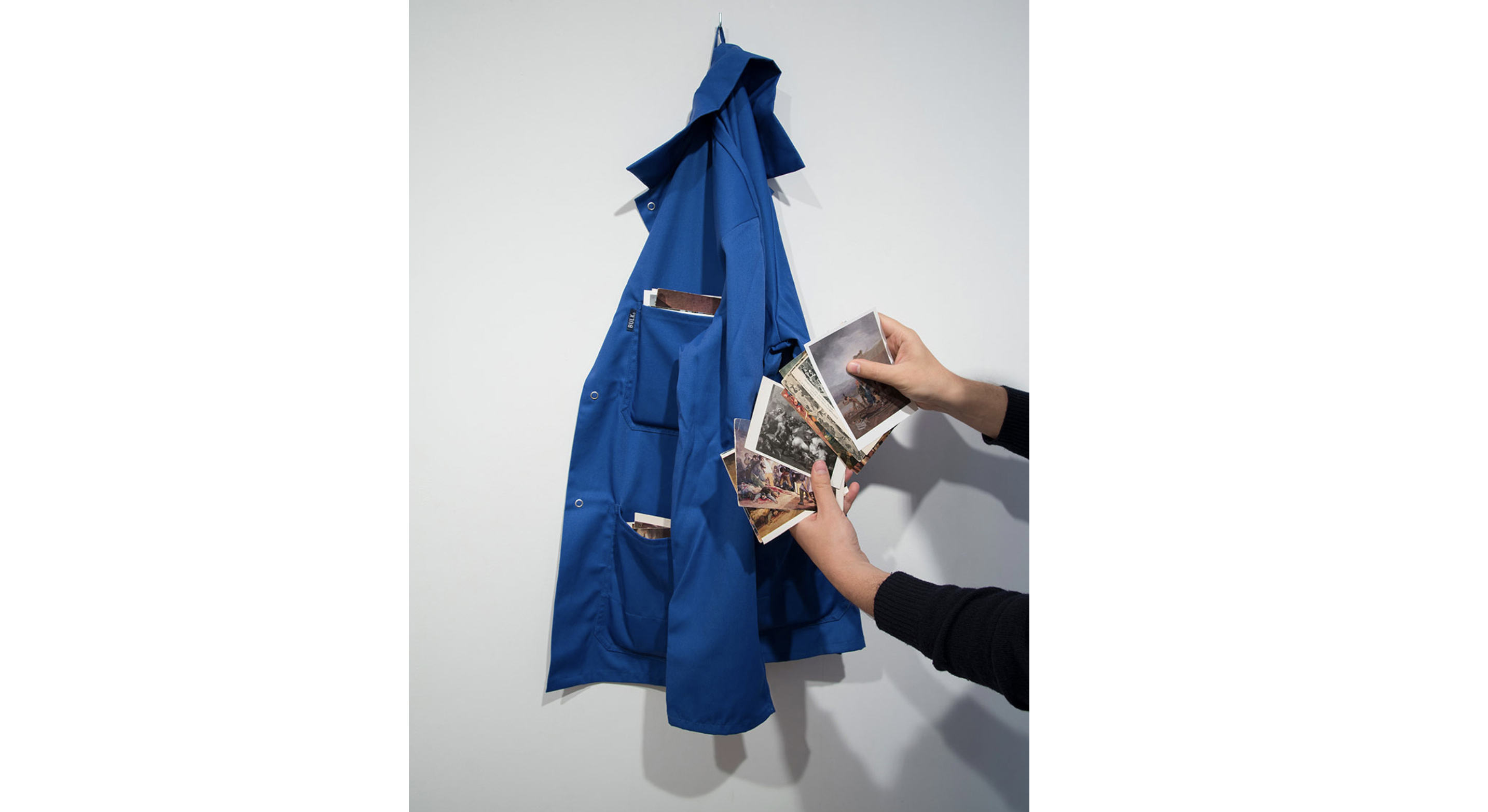 La obra 'Viejos Maestros' de Oriol Vilanova expuesta en el Museo Picasso de París.