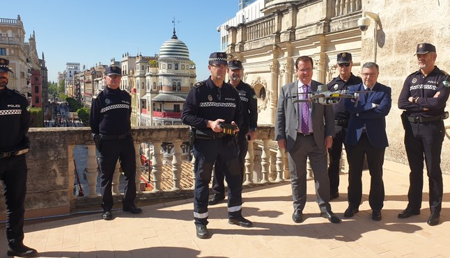 Prueba del dron de seguridad de la Policía Local de Sevilla.