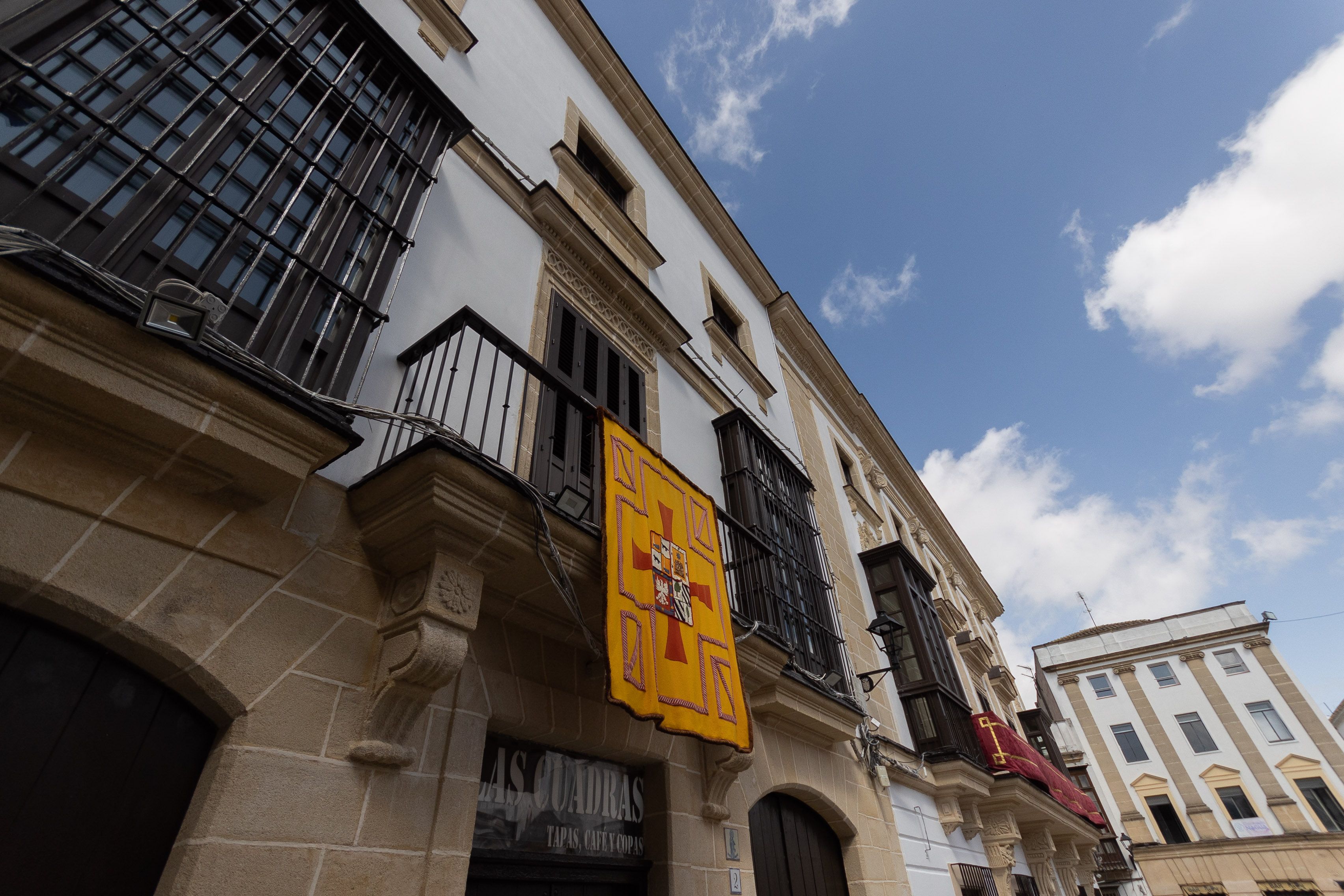 Fachada ya rehabilitada del Palacio de la Condesa de Casares, que se convertirá antes de final de año en un gran centro cultural.