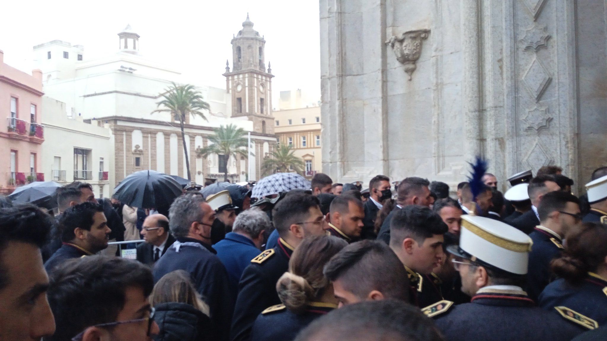 Denuncian el "trato inhumano" a los músicos en la Catedral de Cádiz: "Había niños chorreando y tiritando".  TWITTER