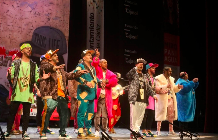 Una imagen de la chirigota Daddy Cadi. 