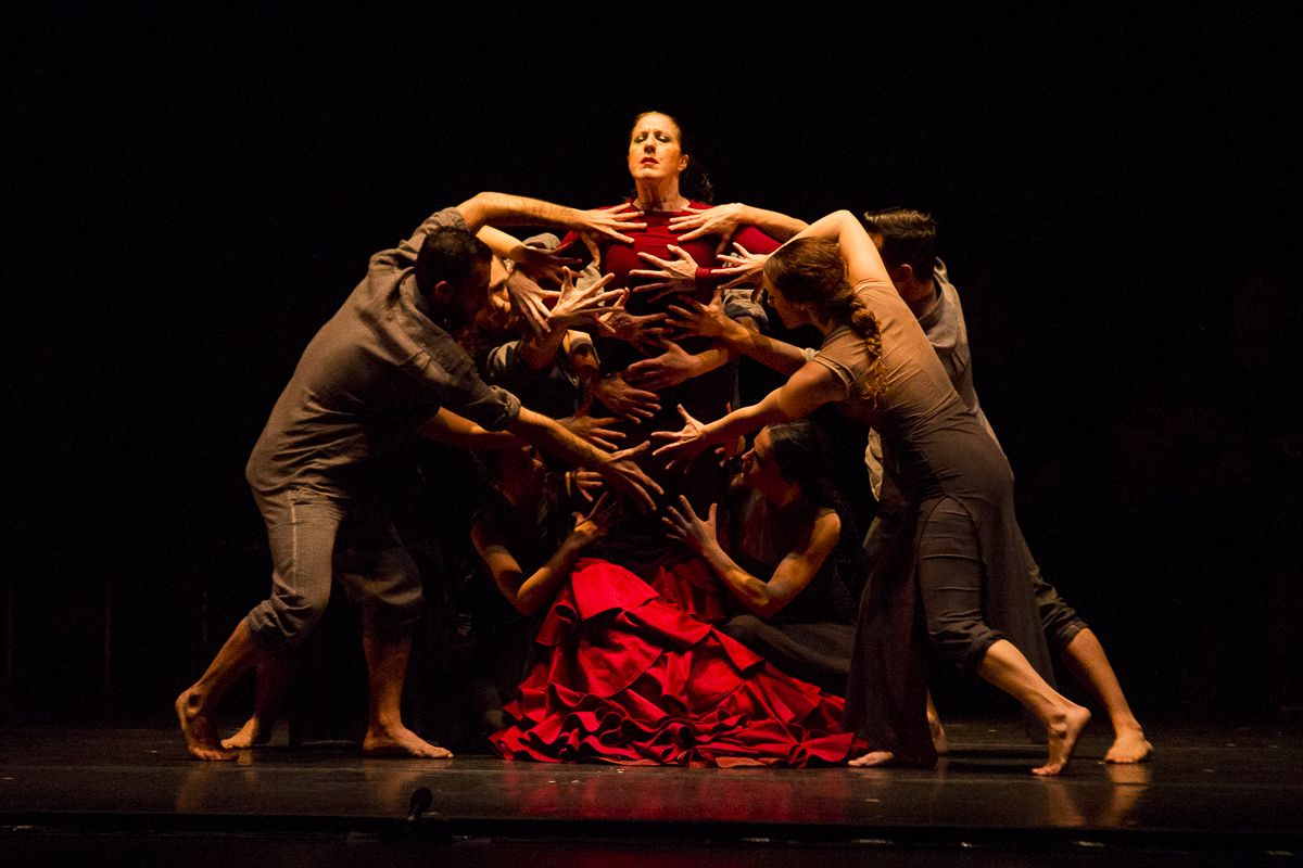 Un momento de 'Una oda al tiempo', de la compañía de María Pagés, anoche en Villlamarta. FOTO: MANU GARCÍA
