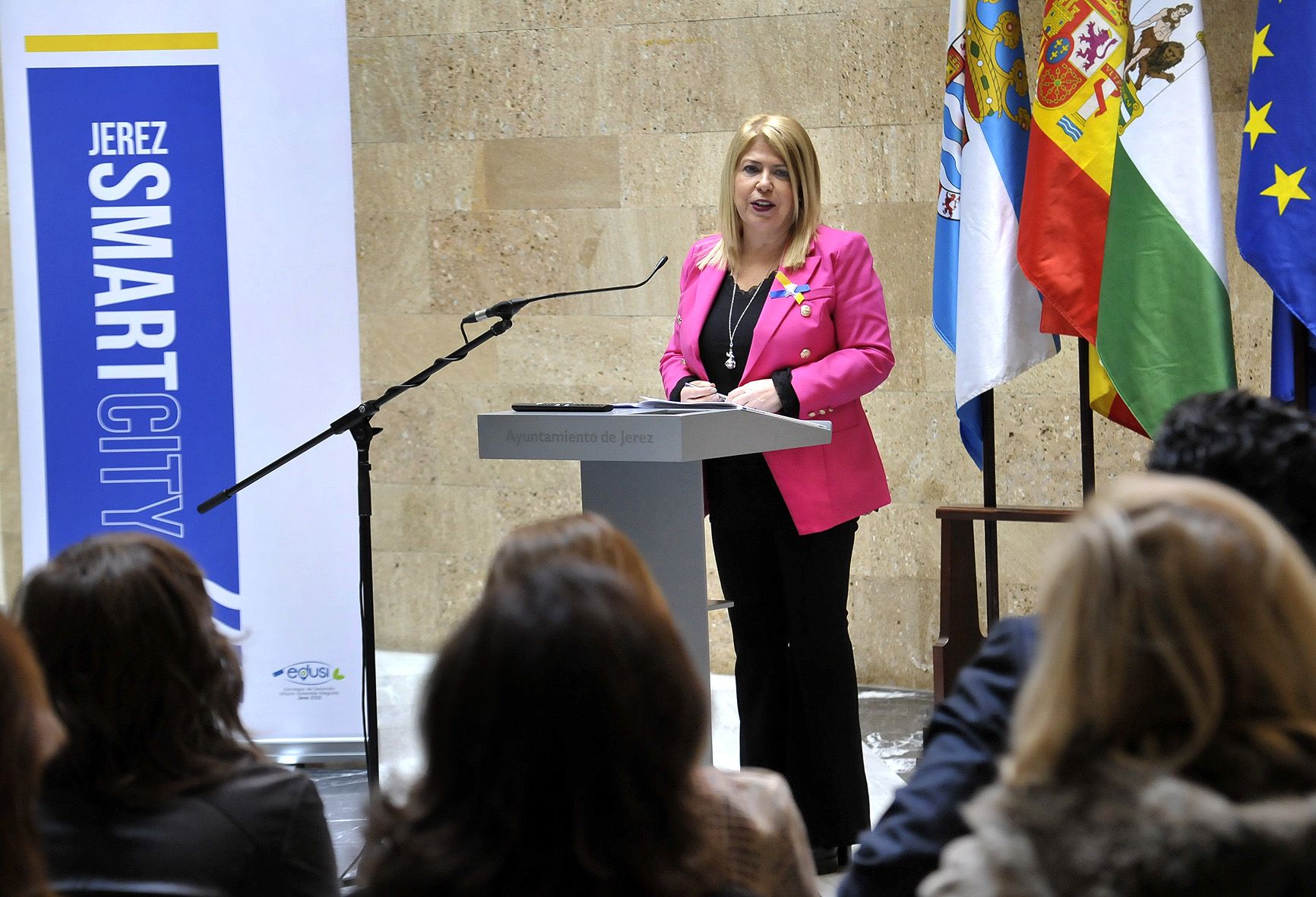 El Ayuntamiento de Jerez instalará cinco cajeros ciudadanos para facilitar el abono de tributos y otros ingresos municipales.