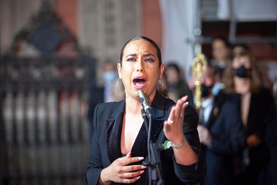 María Terremoto canta una saeta en Madrid.