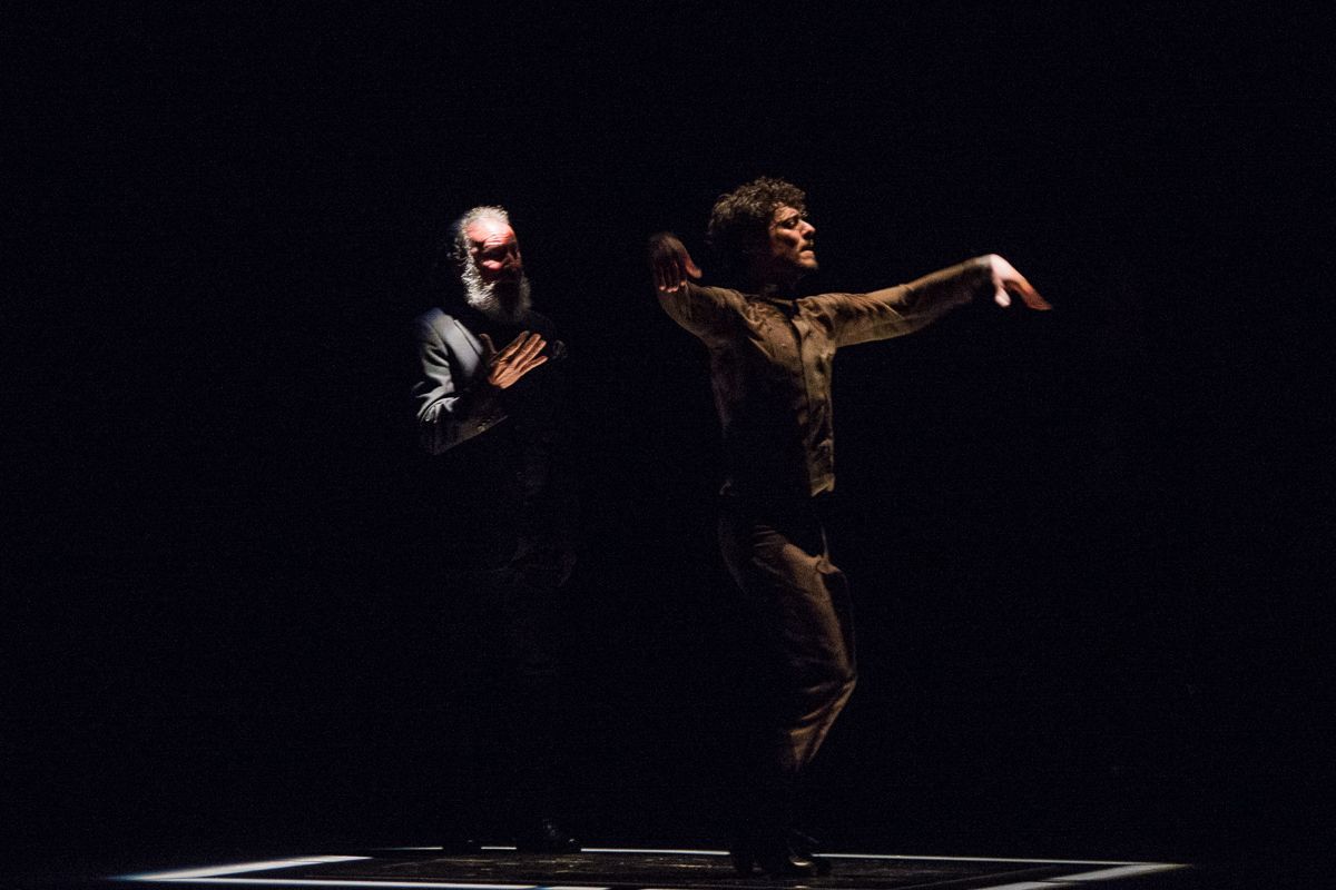Juan José Amador junto al bailaor-bailarín catalán. FOTO: MANU GARCÍA