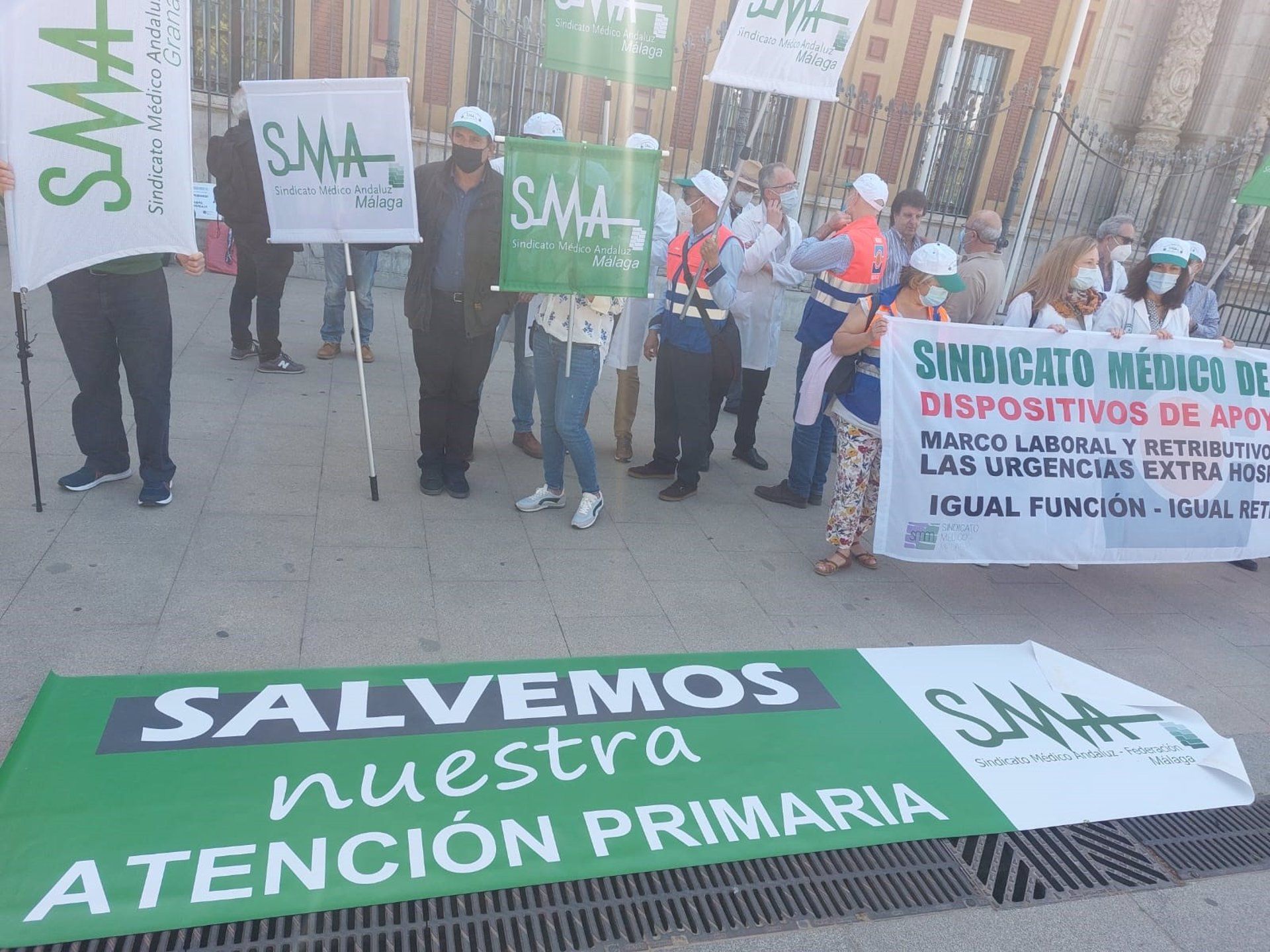 Médicos de toda Andalucía se manifiestan en Sevilla para pedir mejoras en el servicio de Urgencias
