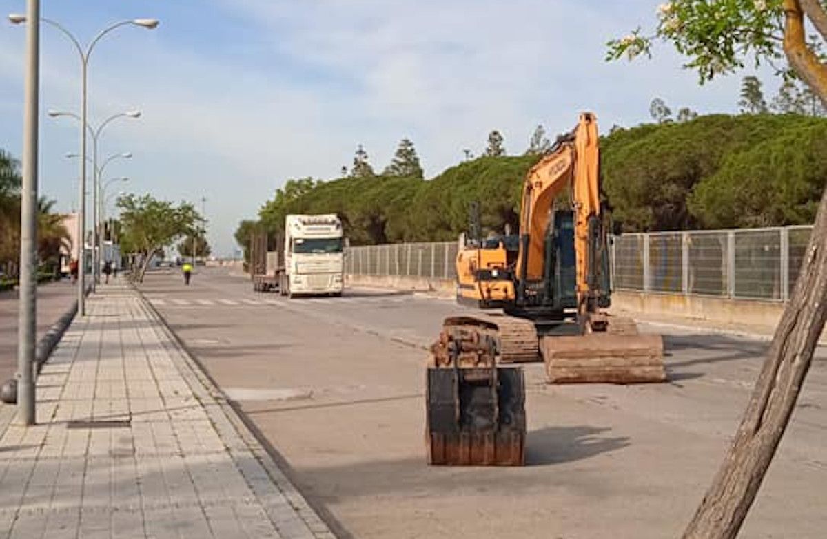 Asfaltado del Paseo José Luis Tejada en El Puerto.