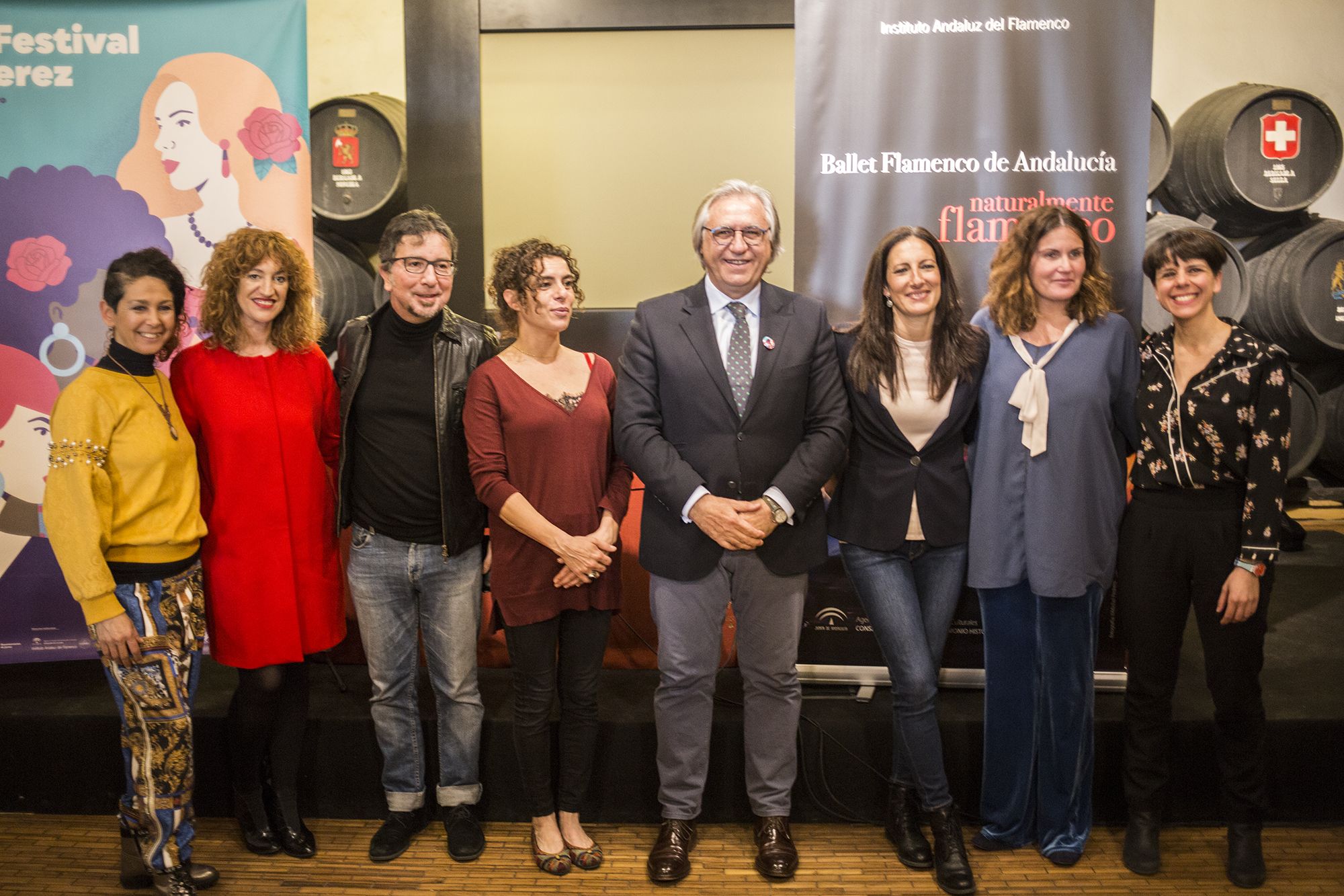Foto de familia tras la rueda de prensa en la Casa del Vino. FOTO: Javier Fergo para Festival de Jerez