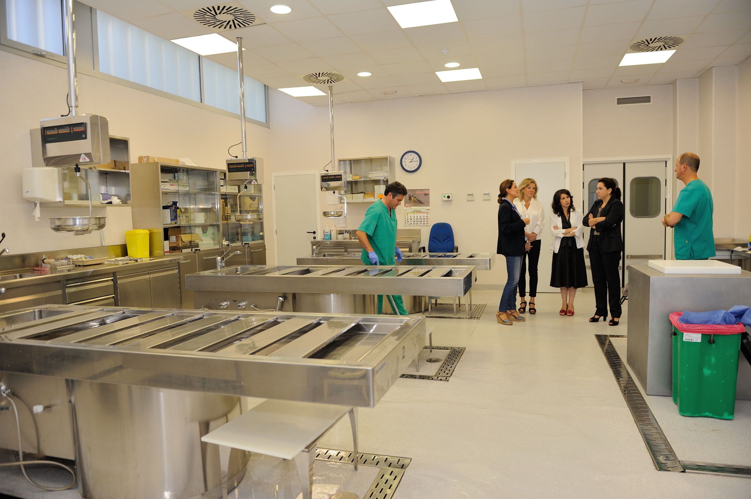 Instalaciones del Instituto de Medicina Legal de Málaga, lugar en el que se encuentra el cádaver de una joven fallecida en los calabozos de Fuengirola.