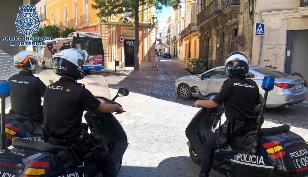 Policía en la calle Honda de Jerez.