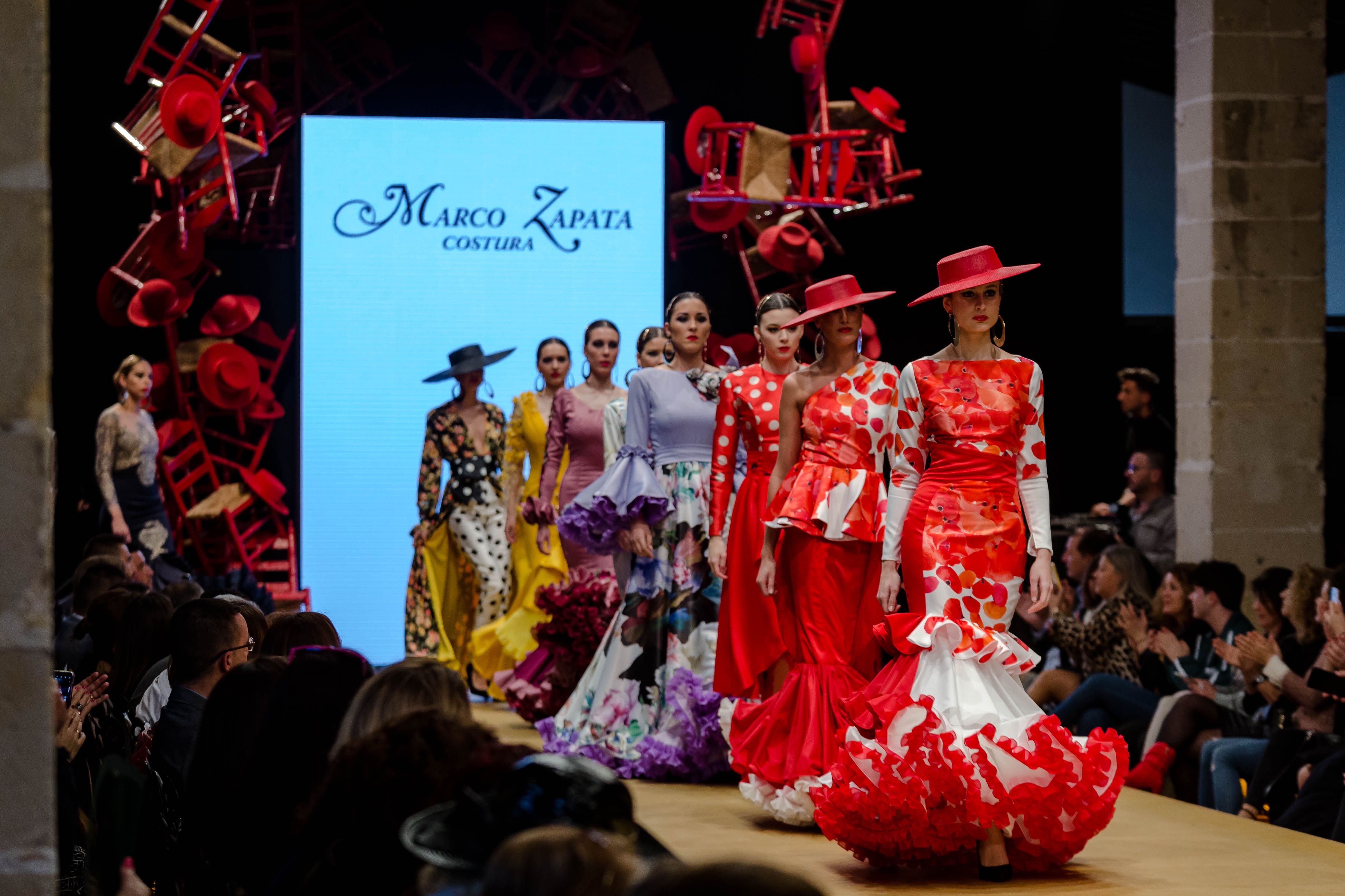 Modelos durante el desfile de Marzo Zapata en la edición de 2019. FOTO: PASARELA FLAMENCA. 