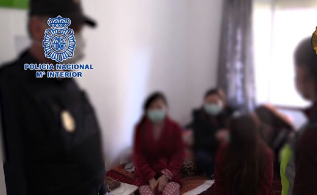Imagen de otra operación de la Policía dedicada también a la trata de seres humanos.