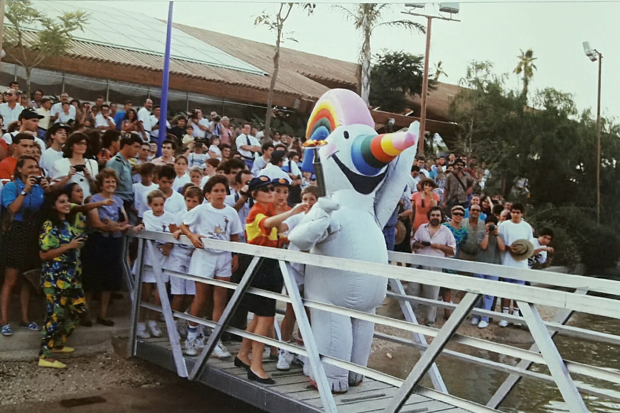 Una foto de Curro durante la Expo92 publicada por la fundación Legado Expo.