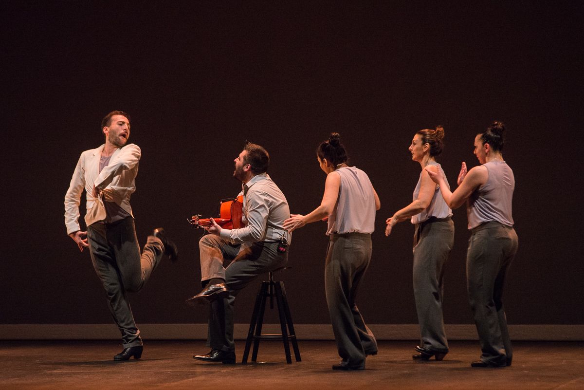 Un momento de 'Fase alterna', de Cía. Marco Flores, en el Festival de Jerez. FOTOS: MANU GARCÍA