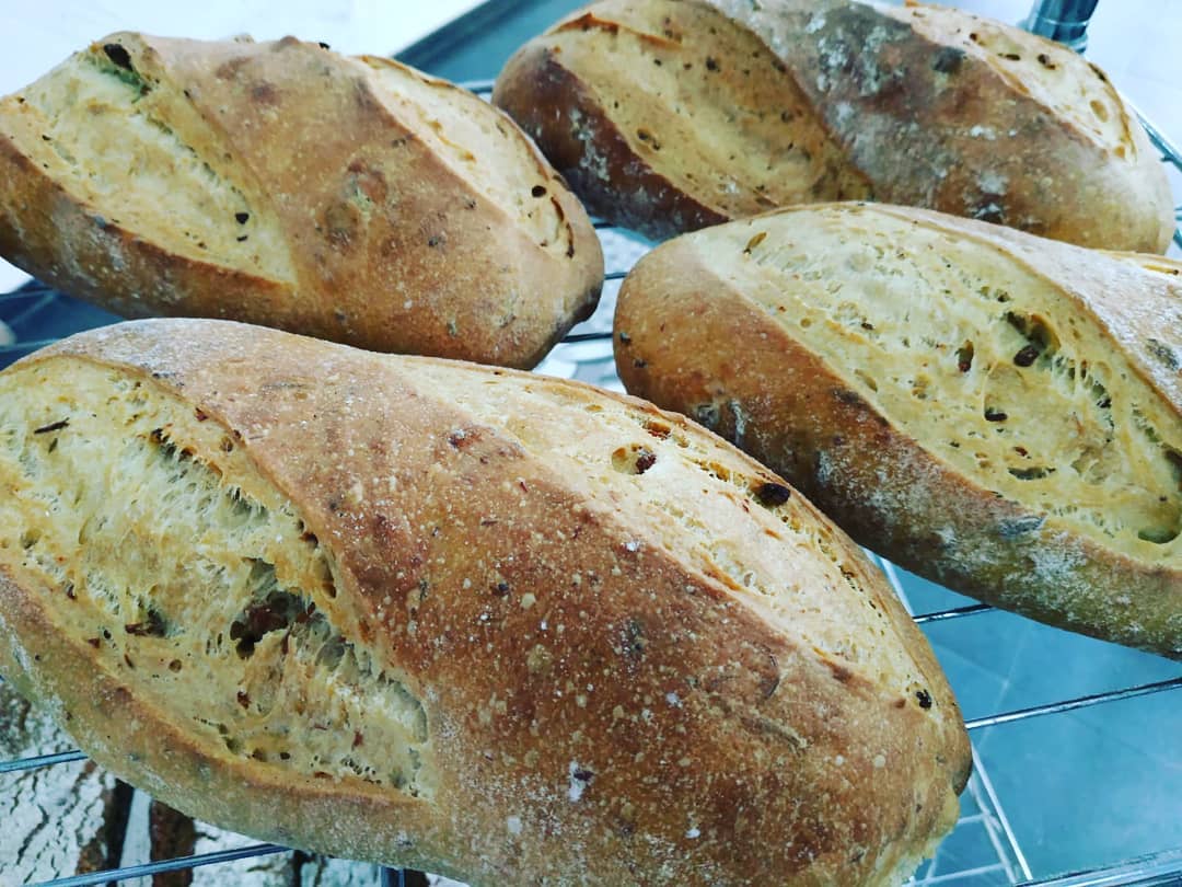 Pan con chicharrones, de La Tahona el Artesano. FOTO: LA TAHONA. 